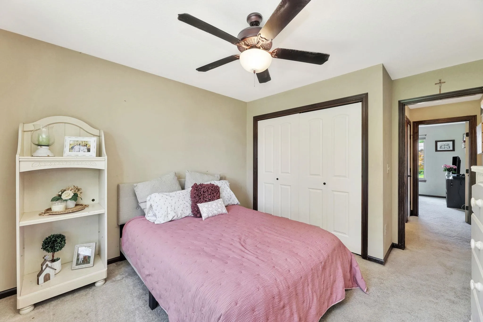 Wichita, Kansas 67205, United States, 5 Bedrooms Bedrooms, ,3 BathroomsBathrooms,Residential,Pending,43893