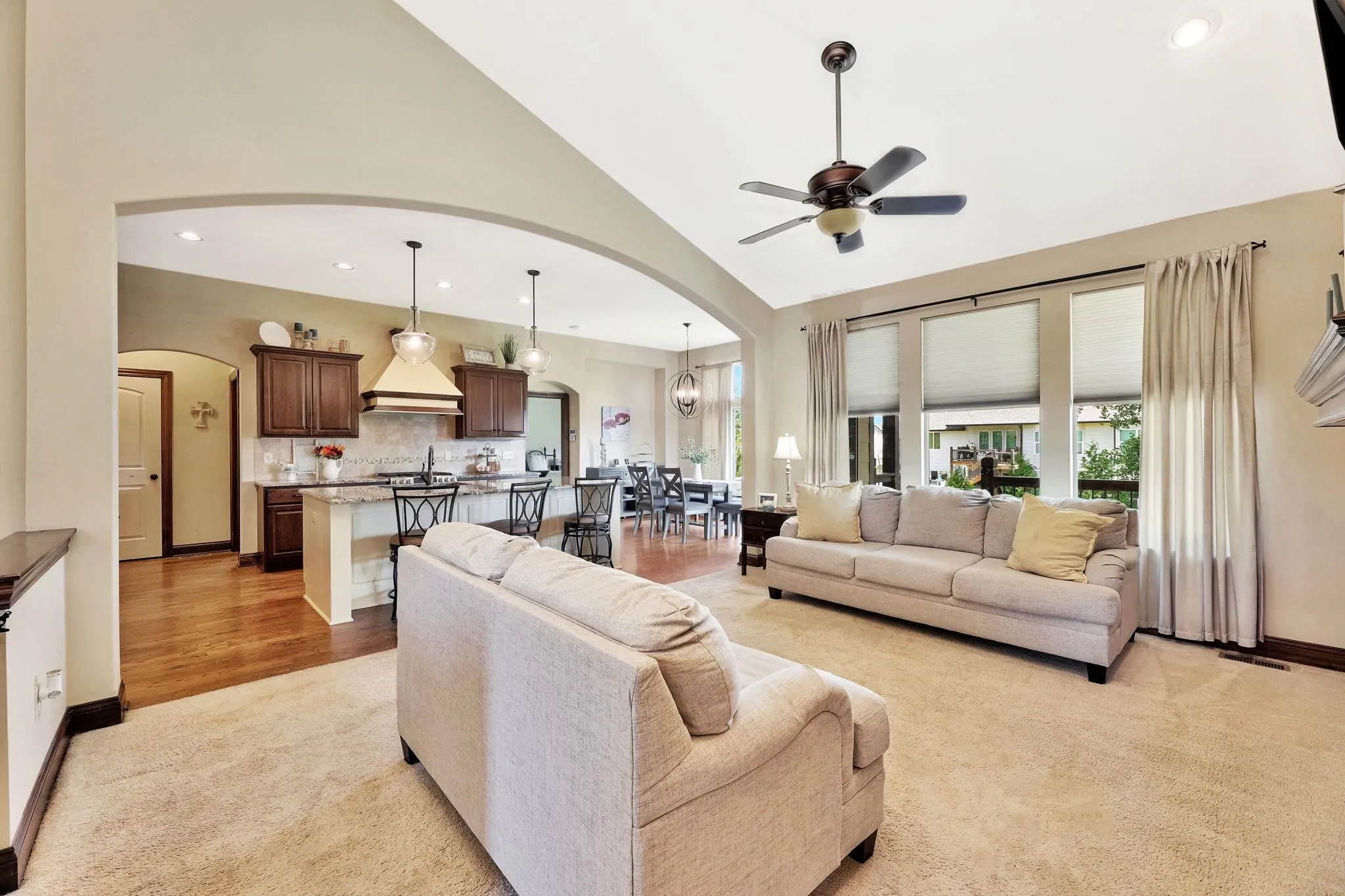 Wichita, Kansas 67205, United States, 5 Bedrooms Bedrooms, ,3 BathroomsBathrooms,Residential,Pending,43893