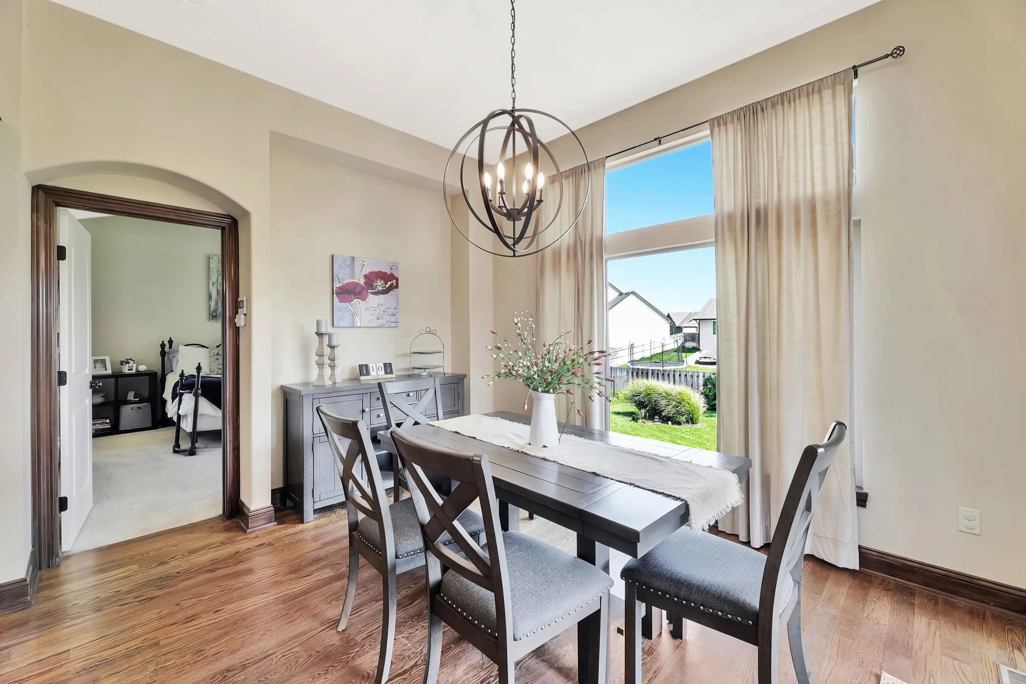 Wichita, Kansas 67205, United States, 5 Bedrooms Bedrooms, ,3 BathroomsBathrooms,Residential,Pending,43893