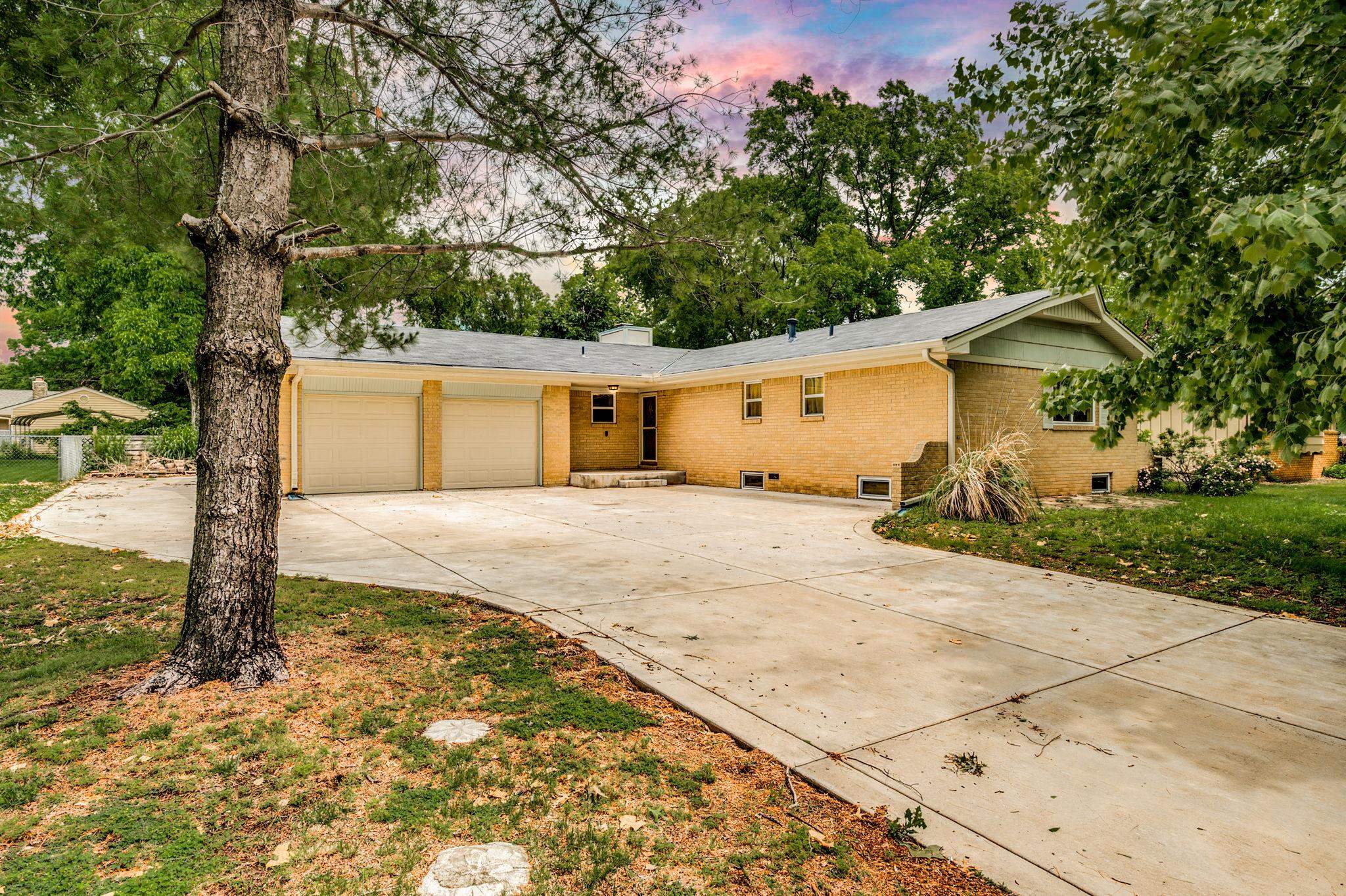 622 Edgemoor Dr, Mulvane, Kansas image 1