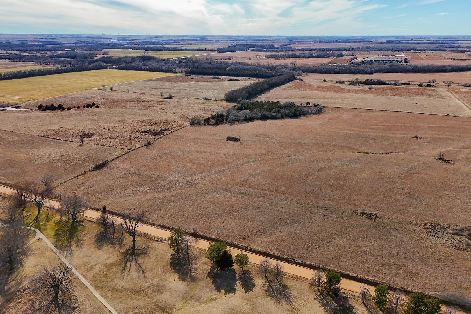 18+/-Acres On NW 10 Ave, Kingman, Kansas image 2