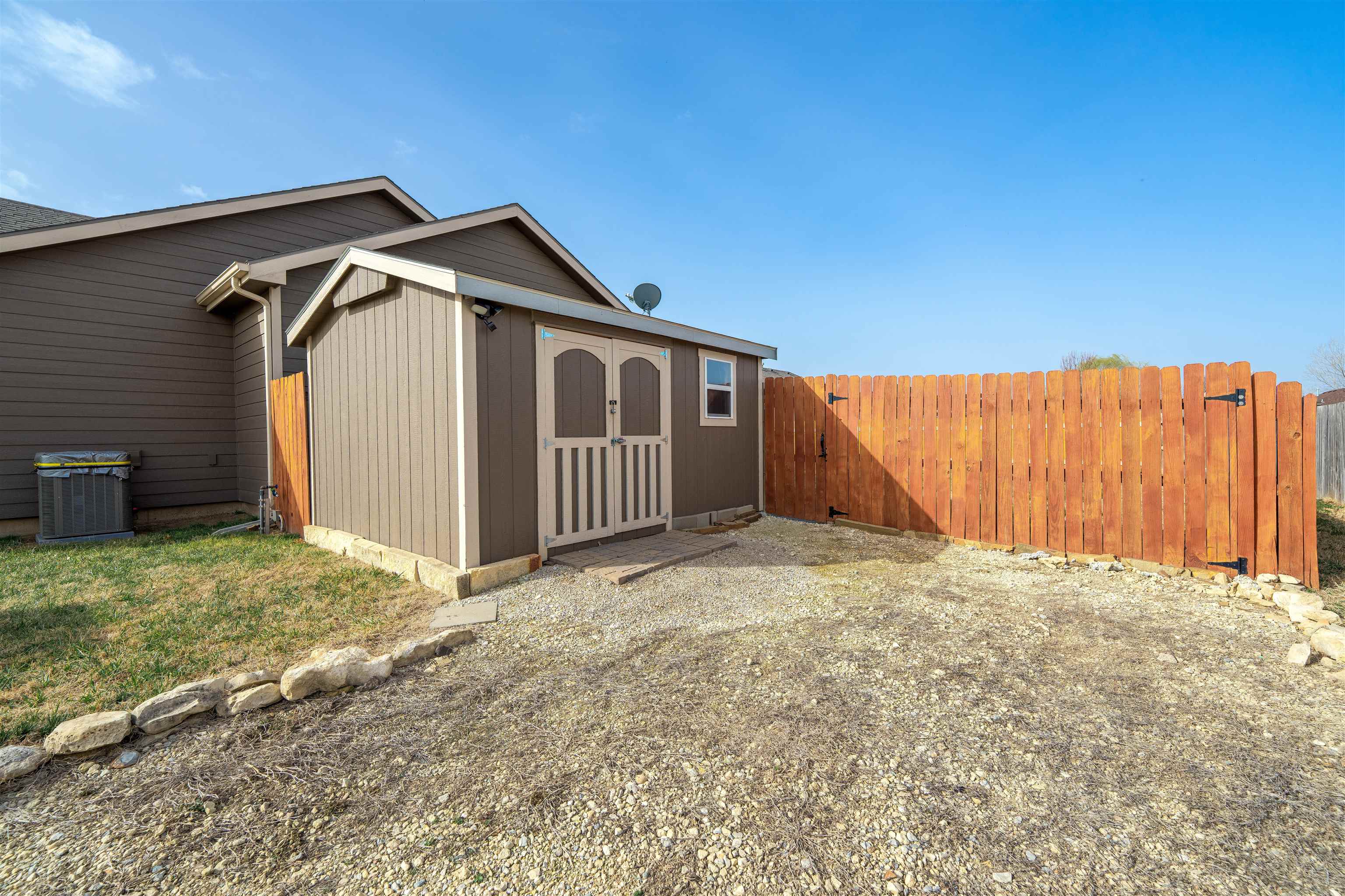 2856 Caywood Dr, Salina, Kansas image 6