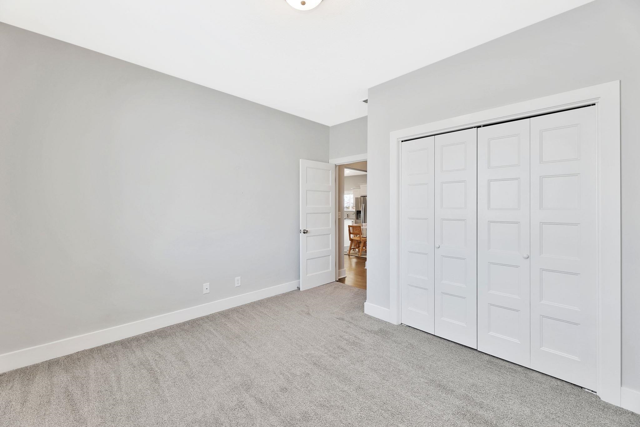 2338 S Chateau St, Wichita, Kansas image 21