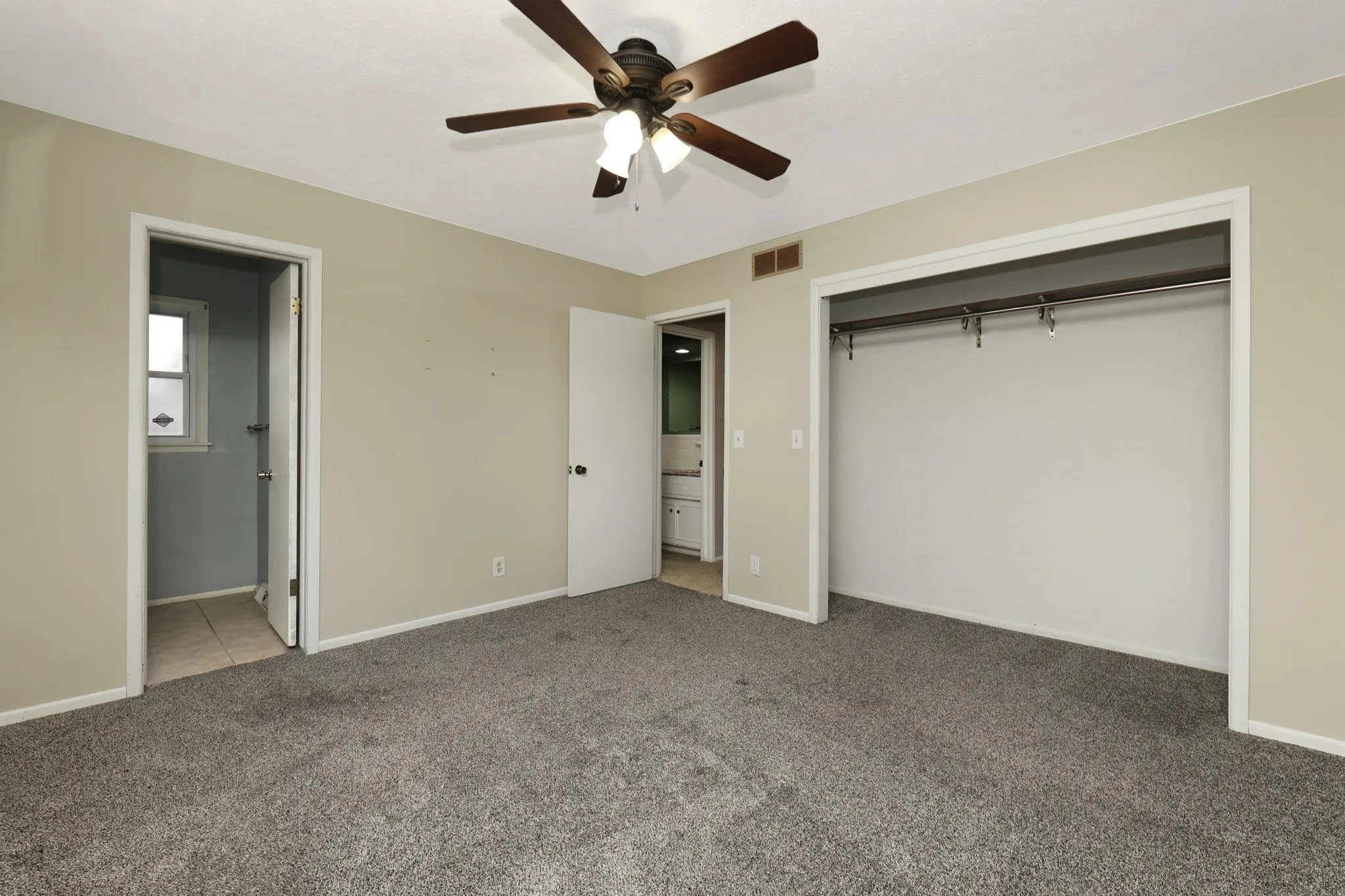 Wichita, Kansas 67207, United States, 3 Bedrooms Bedrooms, ,3 BathroomsBathrooms,Residential,Pending,12666