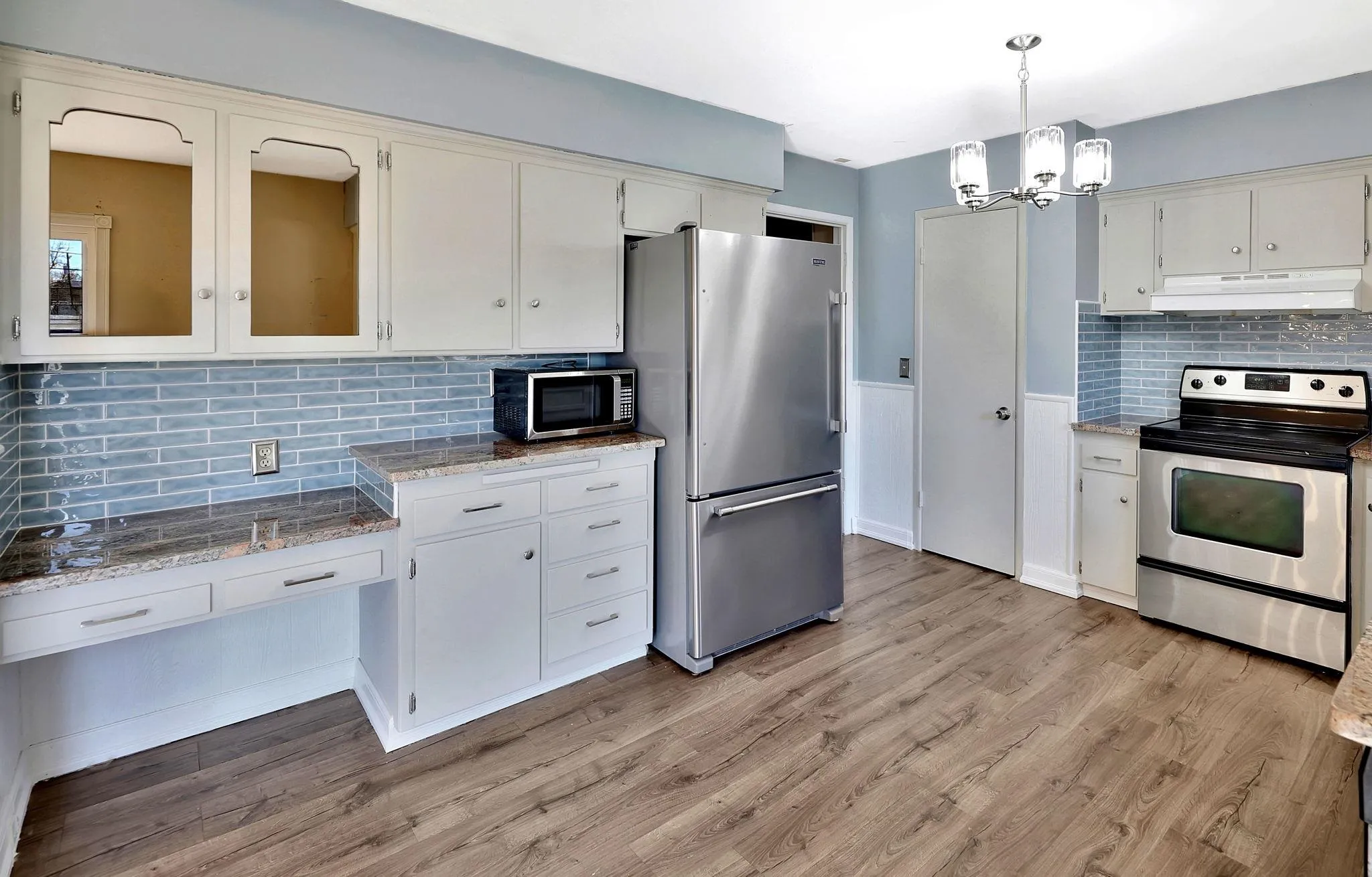 Wichita, Kansas 67207, United States, 3 Bedrooms Bedrooms, ,3 BathroomsBathrooms,Residential,Pending,12666