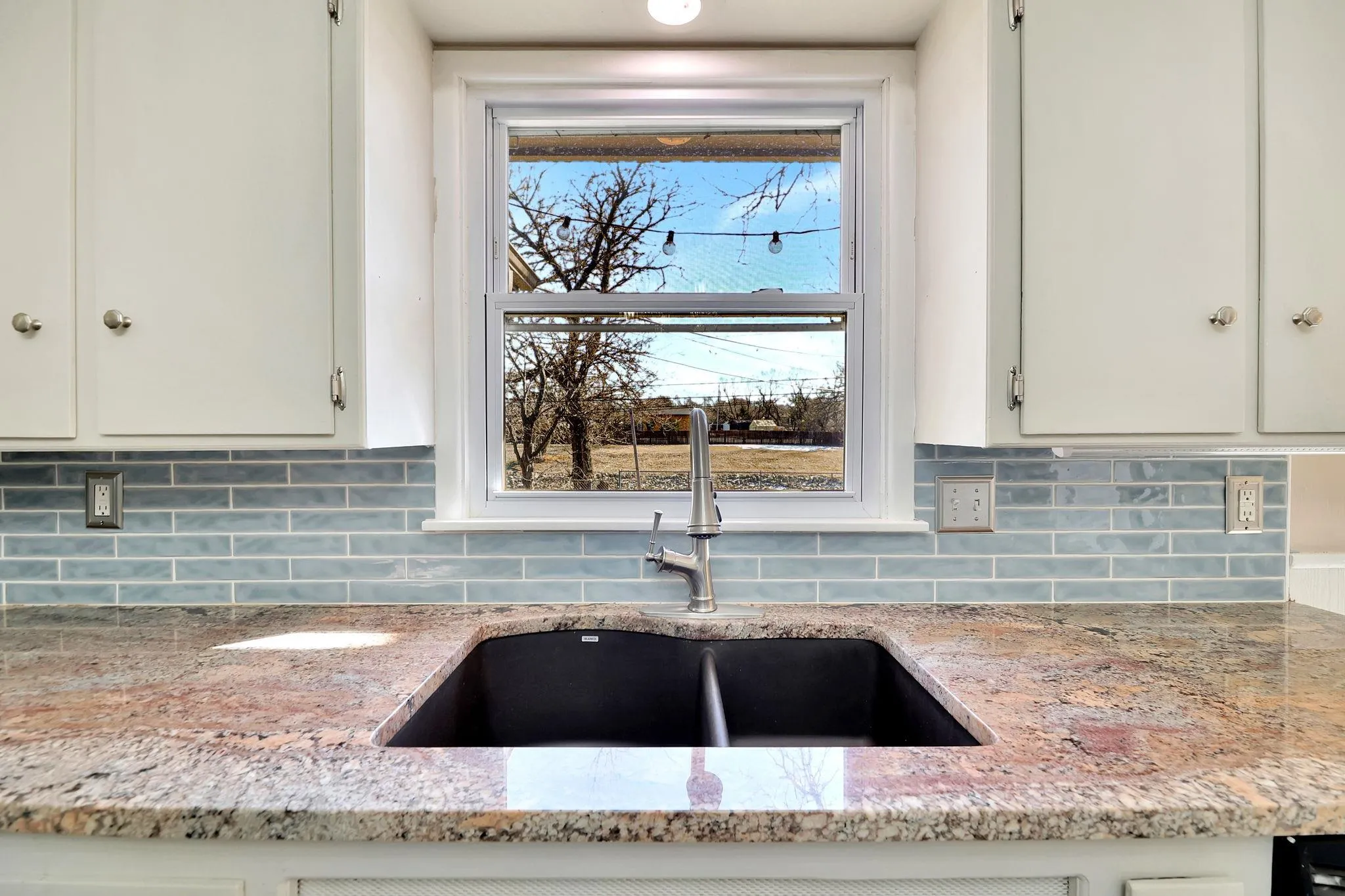 Wichita, Kansas 67207, United States, 3 Bedrooms Bedrooms, ,3 BathroomsBathrooms,Residential,Pending,12666