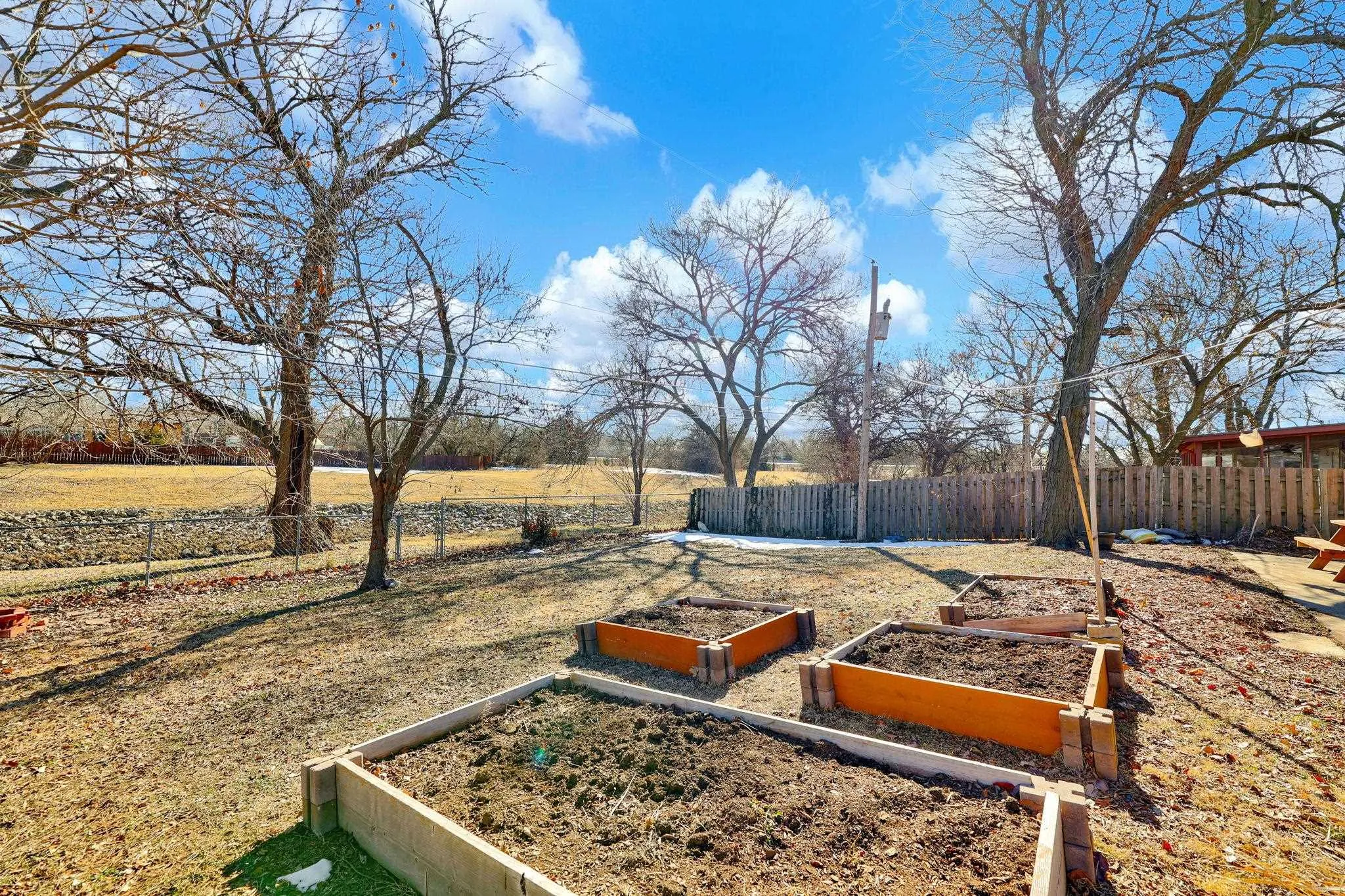 Wichita, Kansas 67207, United States, 3 Bedrooms Bedrooms, ,3 BathroomsBathrooms,Residential,Pending,12666