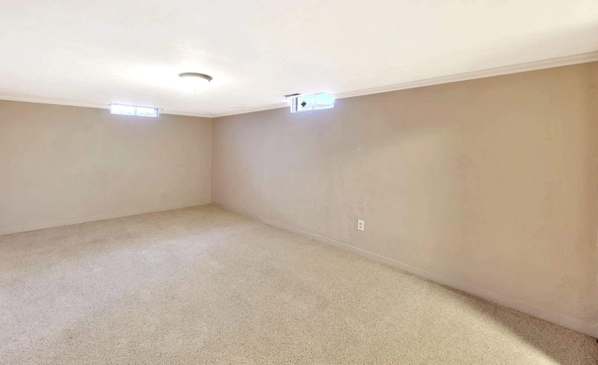 Wichita, Kansas 67207, United States, 3 Bedrooms Bedrooms, ,3 BathroomsBathrooms,Residential,Pending,12666