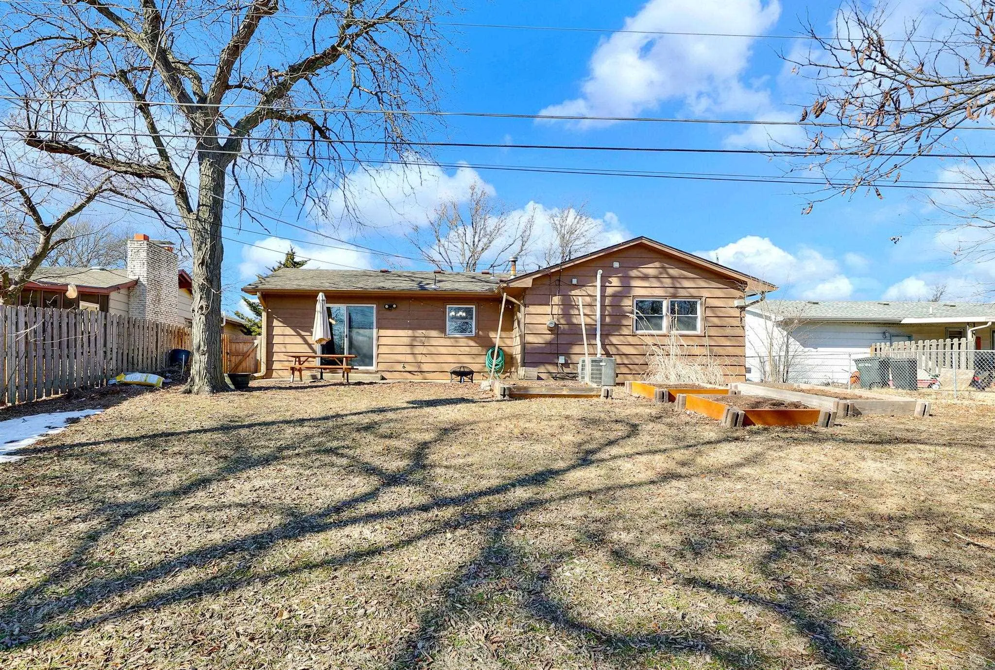 Wichita, Kansas 67207, United States, 3 Bedrooms Bedrooms, ,3 BathroomsBathrooms,Residential,Pending,12666