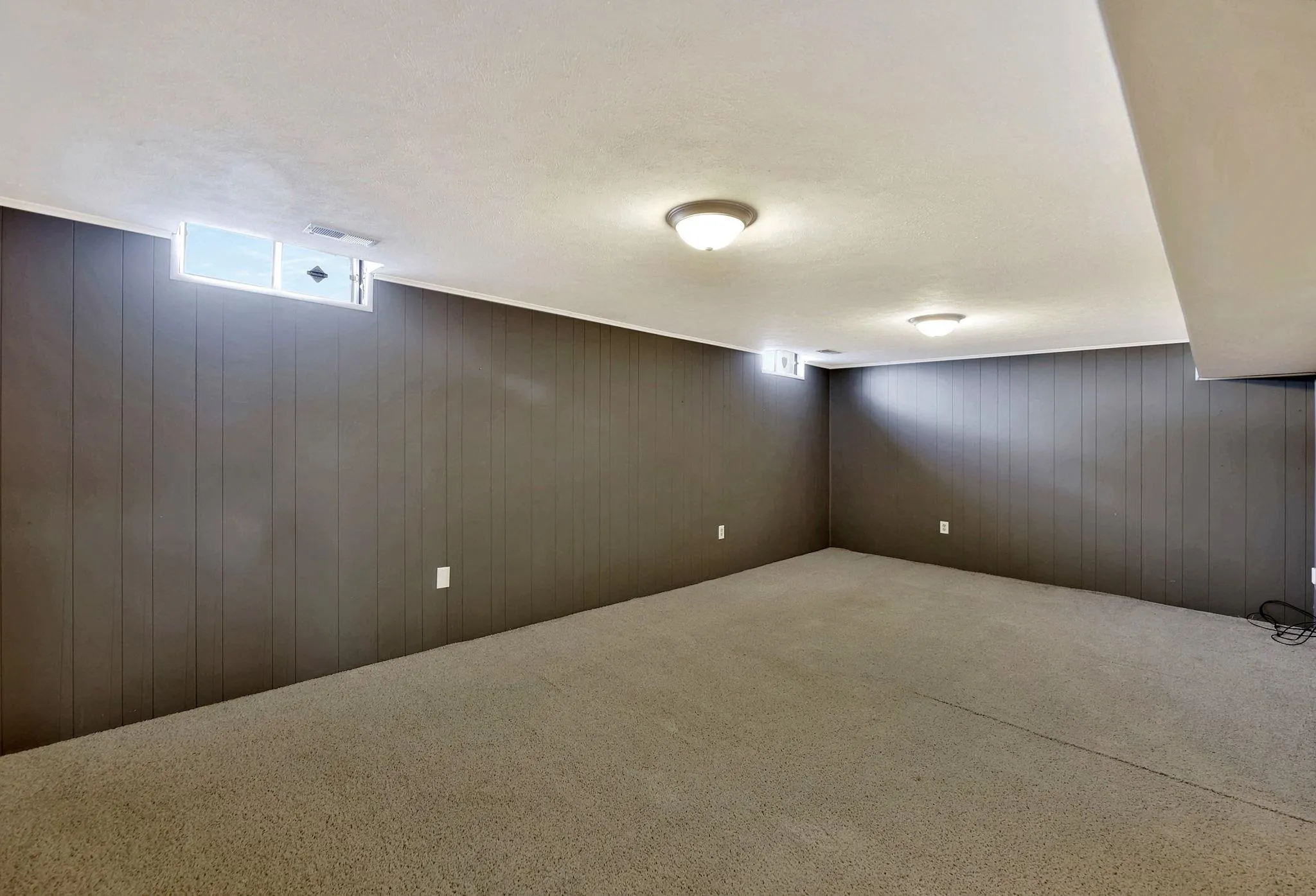 Wichita, Kansas 67207, United States, 3 Bedrooms Bedrooms, ,3 BathroomsBathrooms,Residential,Pending,12666