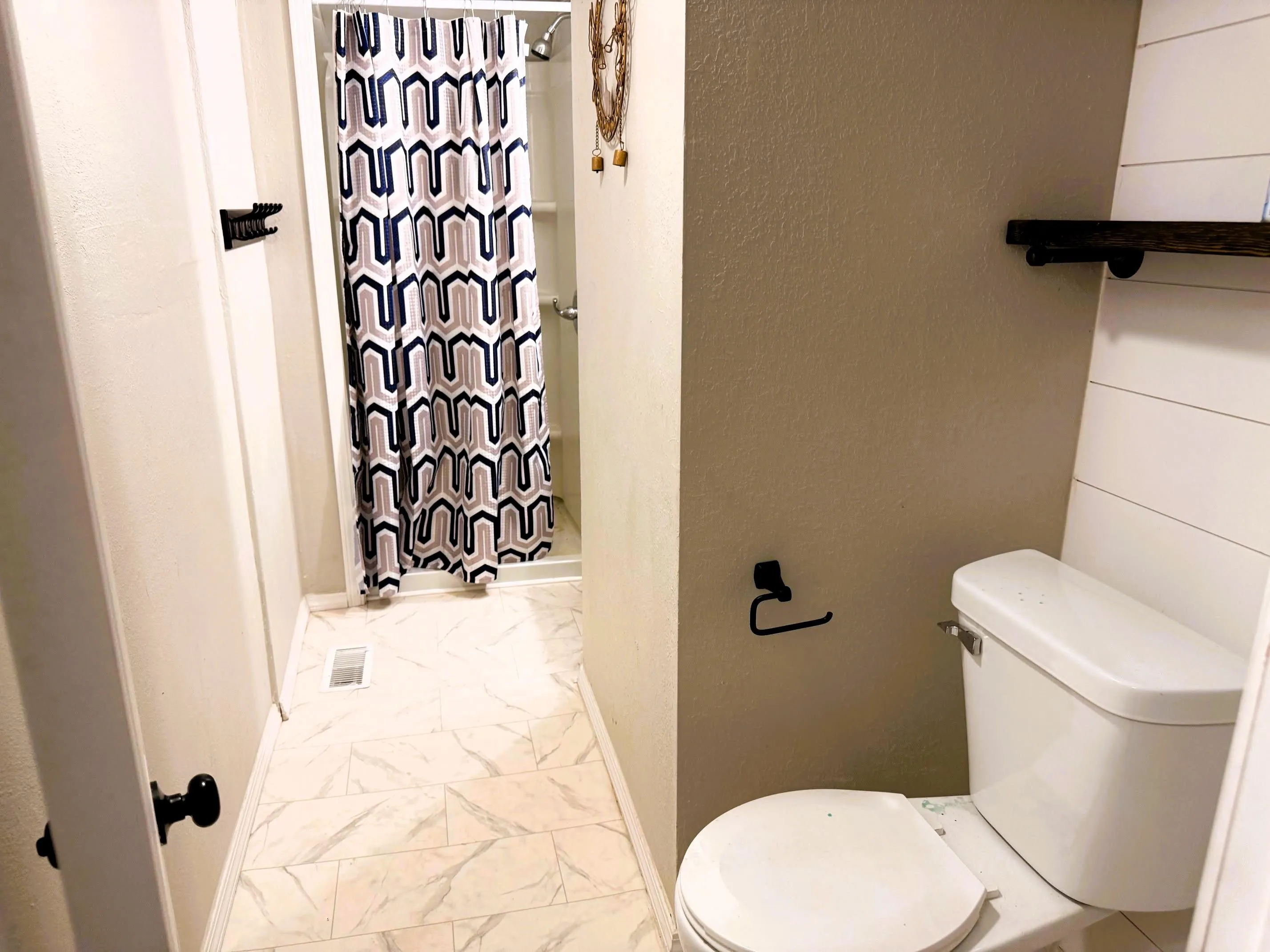 Caldwell, Kansas 67022, United States, 4 Bedrooms Bedrooms, ,3 BathroomsBathrooms,Residential,Active,146133