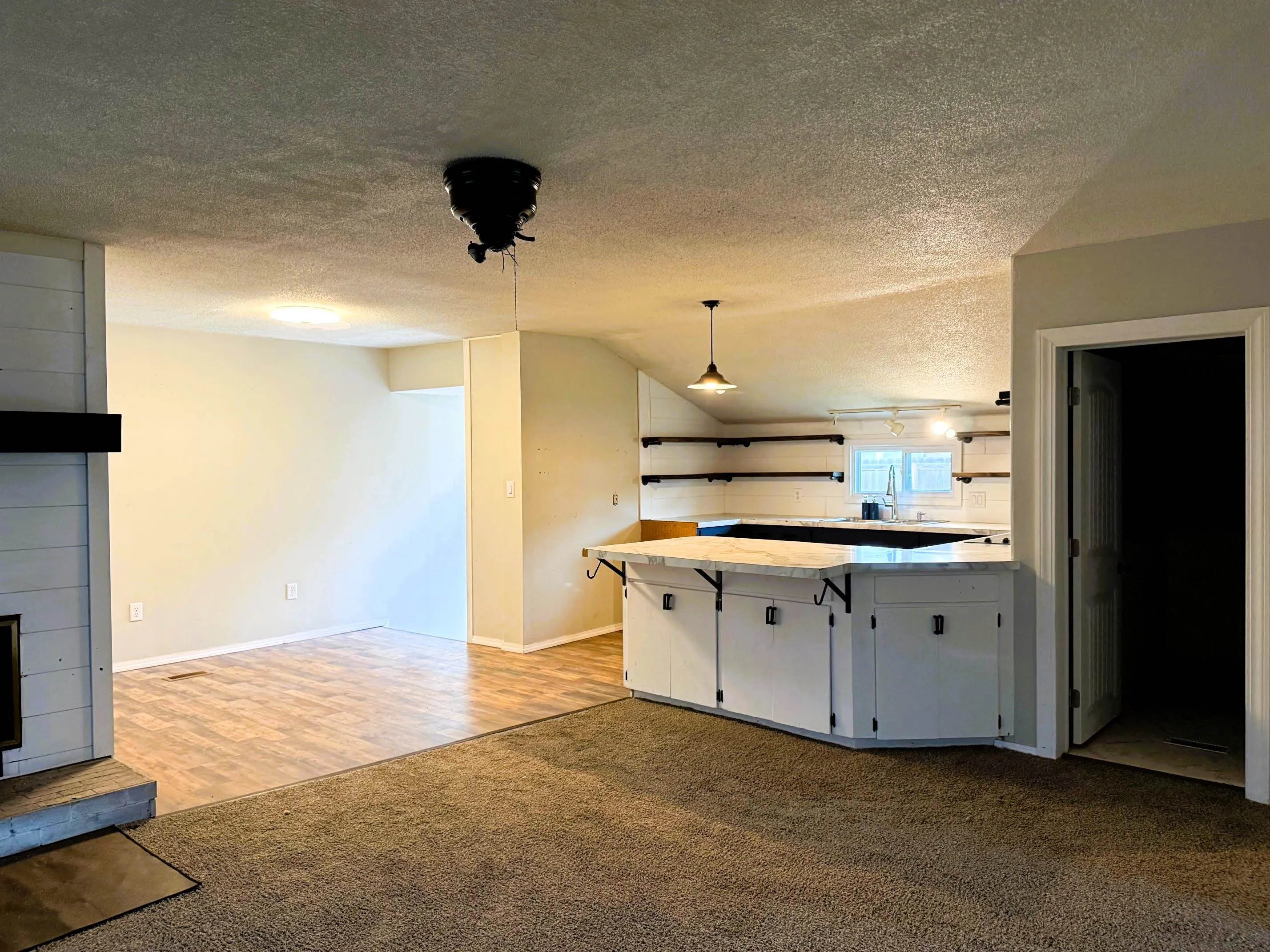 Caldwell, Kansas 67022, United States, 4 Bedrooms Bedrooms, ,3 BathroomsBathrooms,Residential,Active,146133