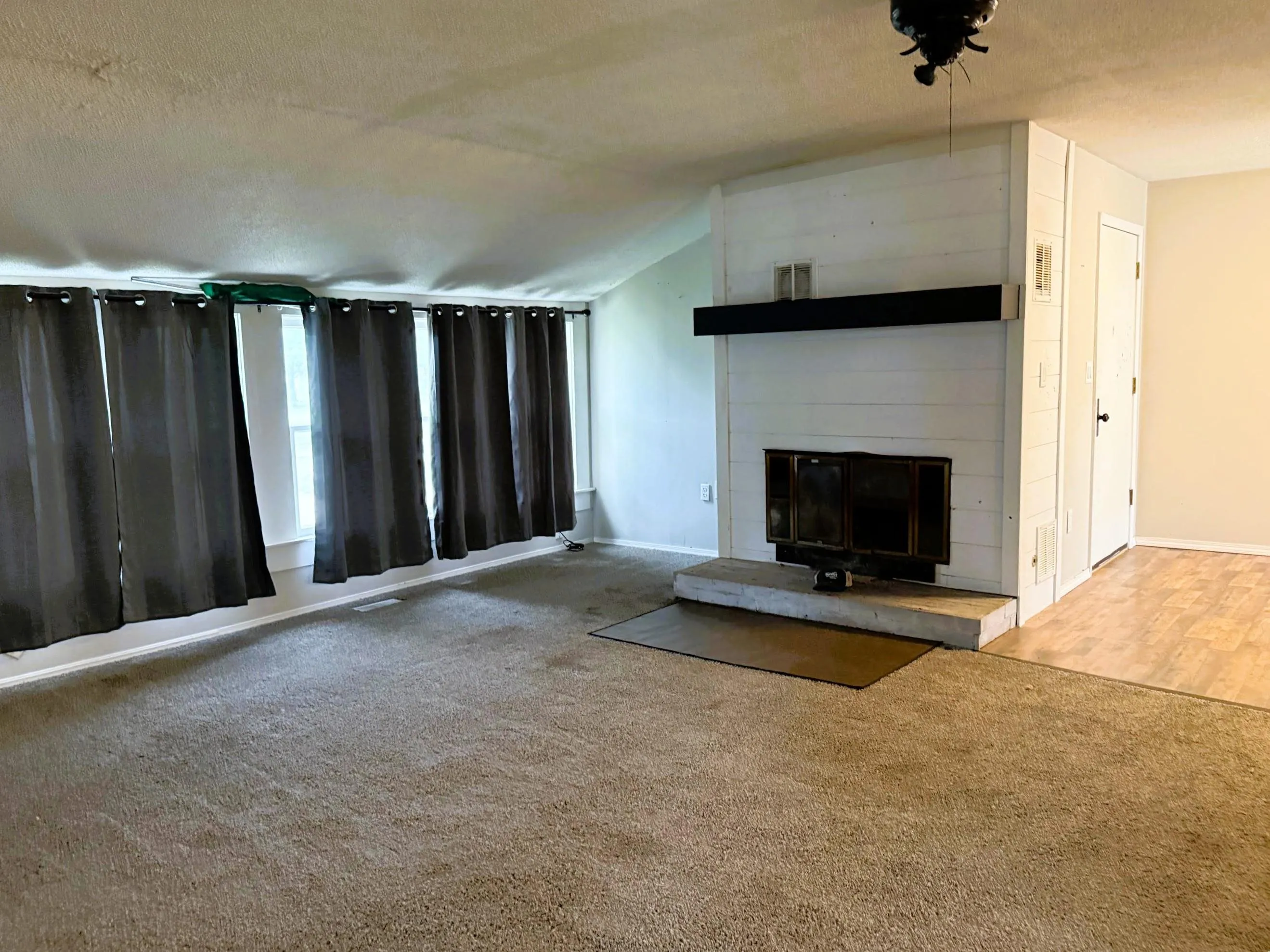 Caldwell, Kansas 67022, United States, 4 Bedrooms Bedrooms, ,3 BathroomsBathrooms,Residential,Active,146133