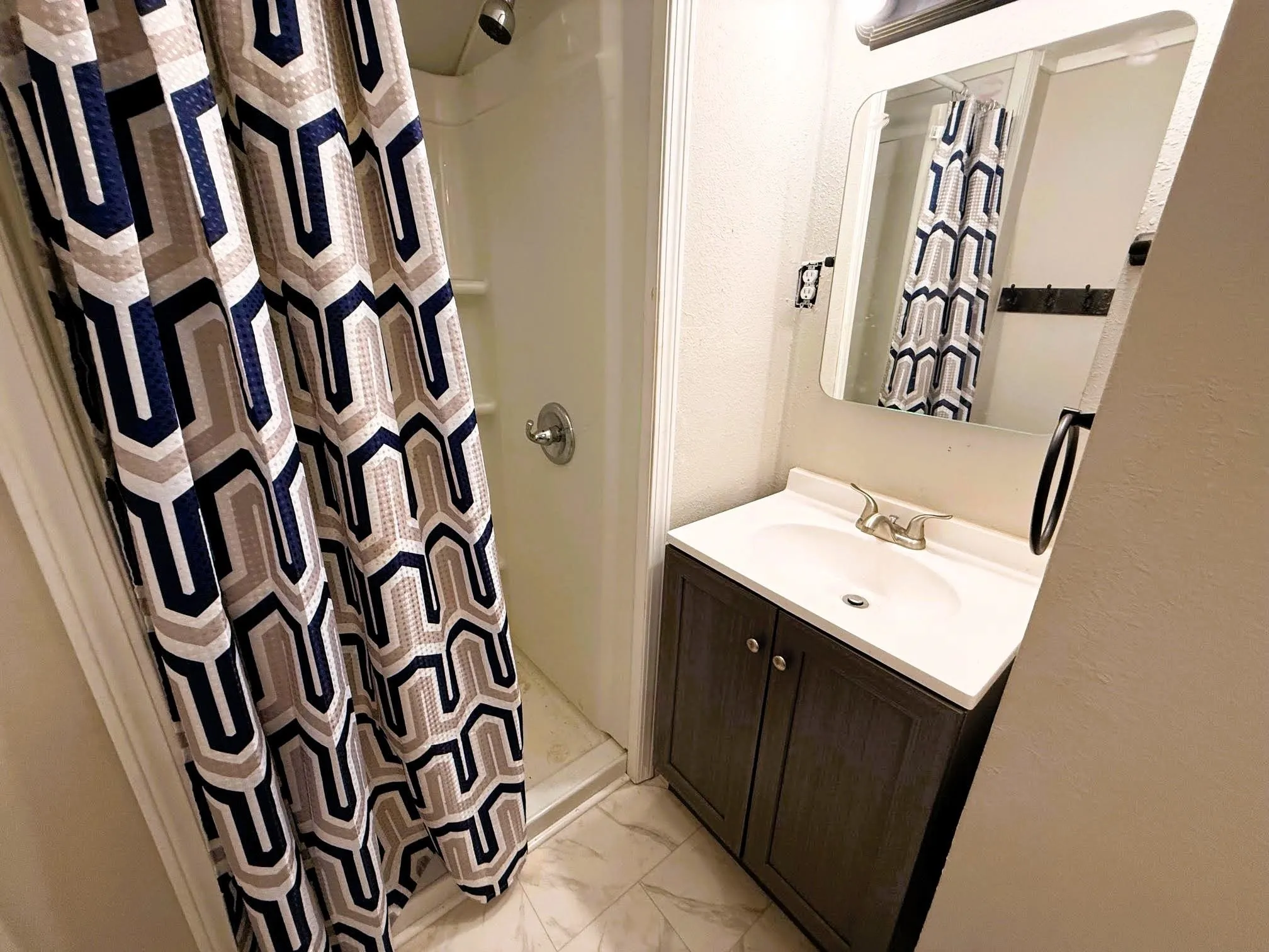 Caldwell, Kansas 67022, United States, 4 Bedrooms Bedrooms, ,3 BathroomsBathrooms,Residential,Active,146133