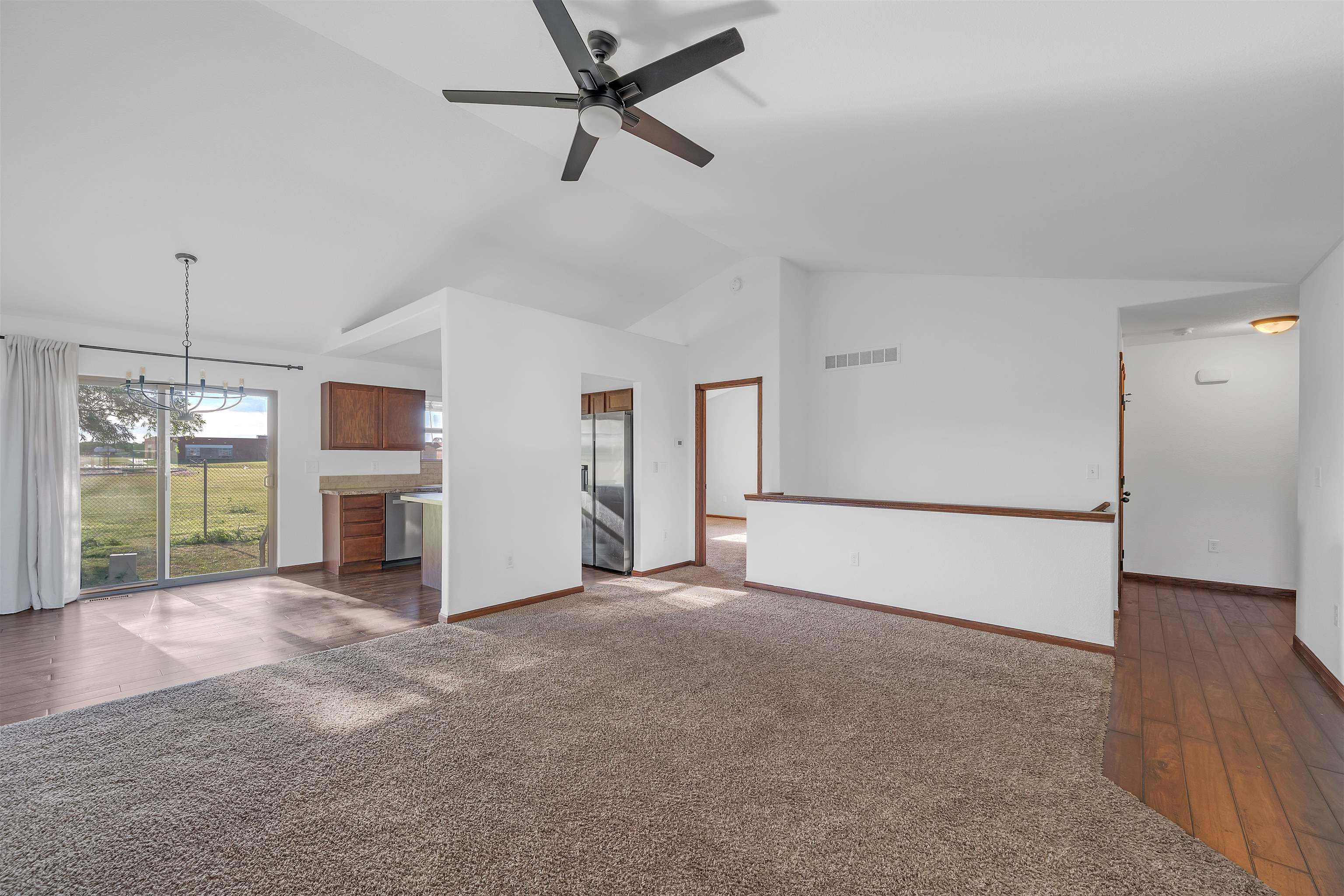 802 S Bristol Cir Unit 17 Cir, Wichita, Virginia image 4