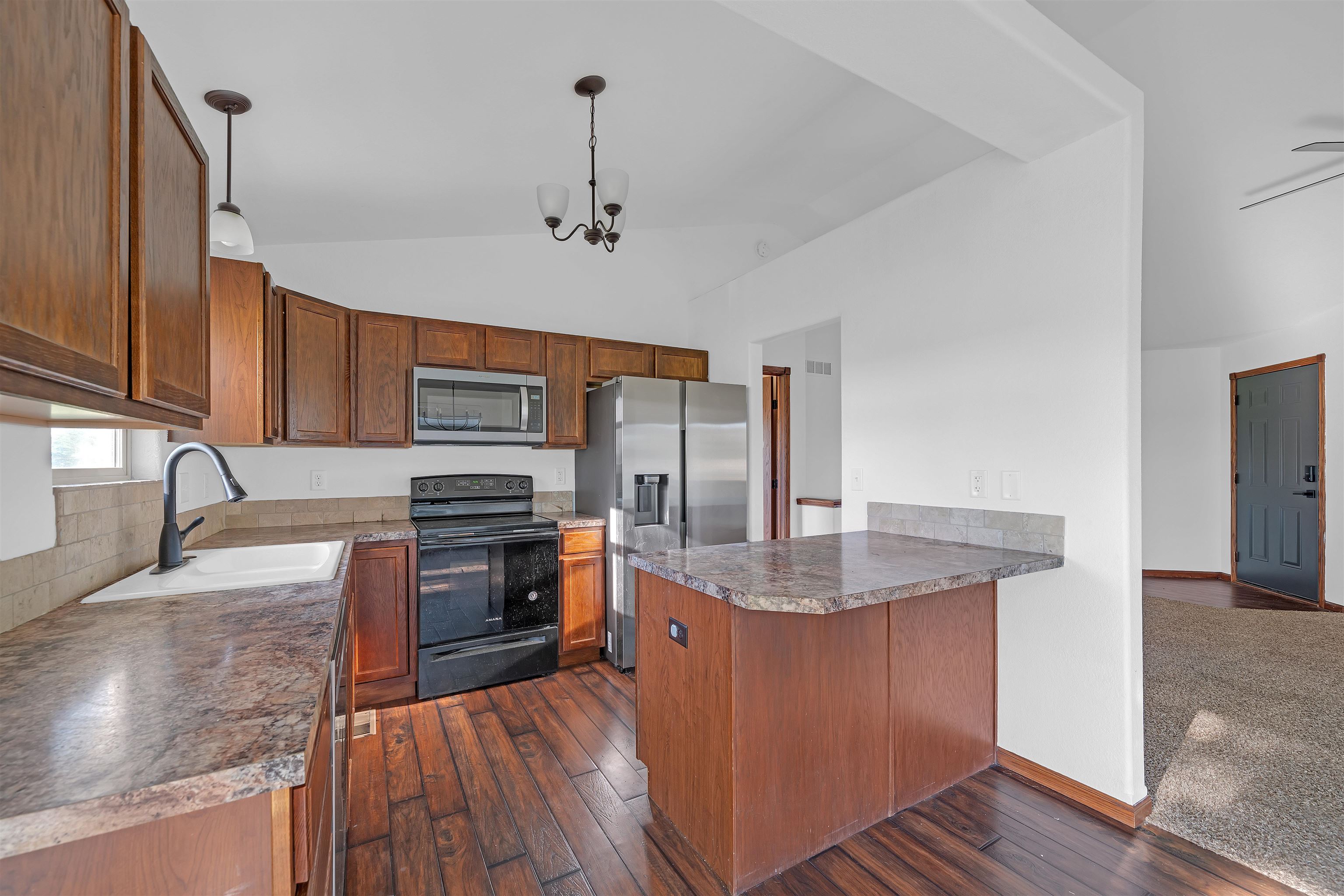 802 S Bristol Cir Unit 17 Cir, Wichita, Virginia image 8