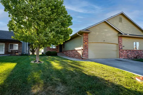 802 S Bristol Cir Unit 17, Wichita, KS 67207 - MLS#: 655762