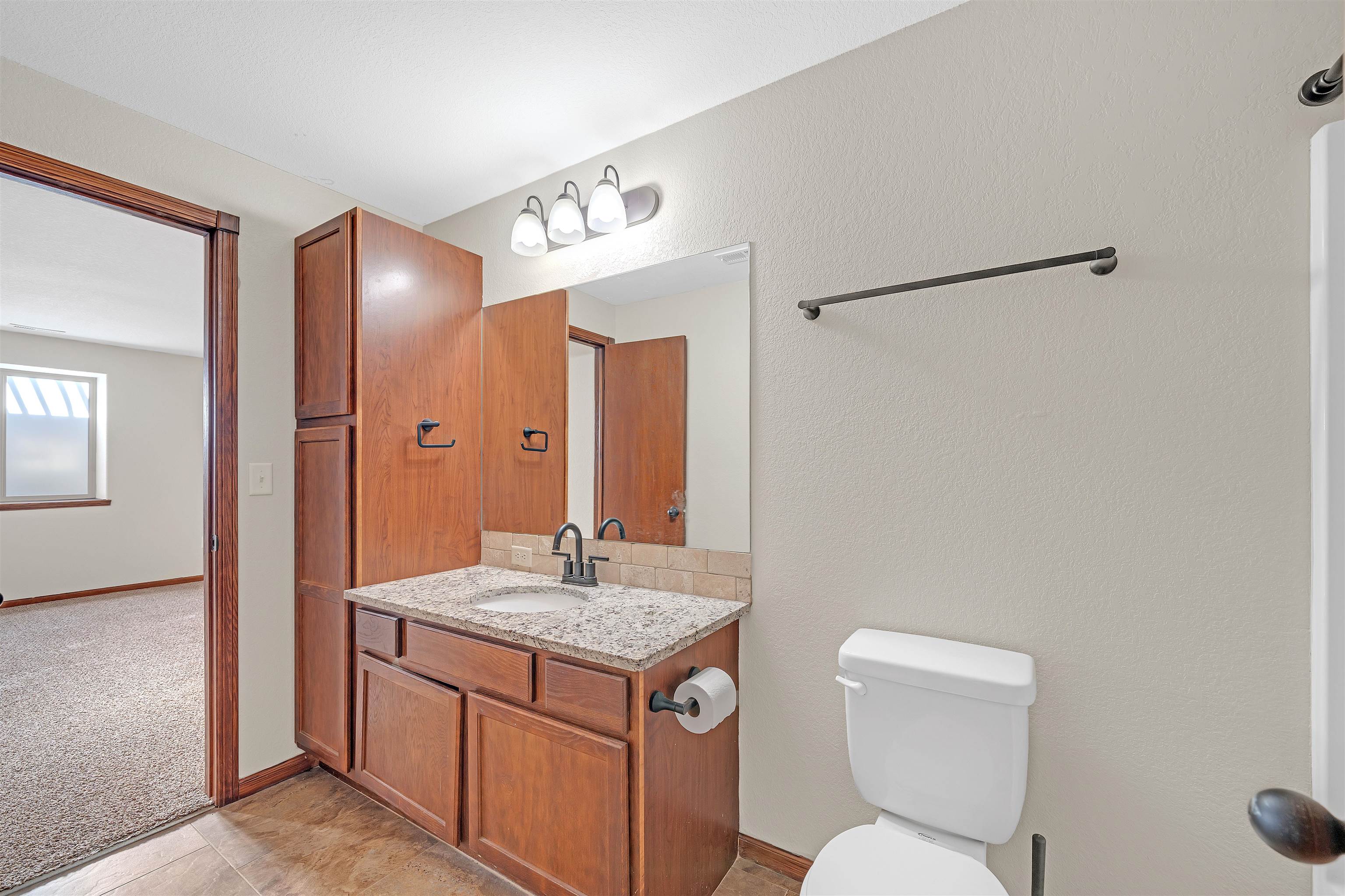 802 S Bristol Cir Unit 17 Cir, Wichita, Virginia image 25