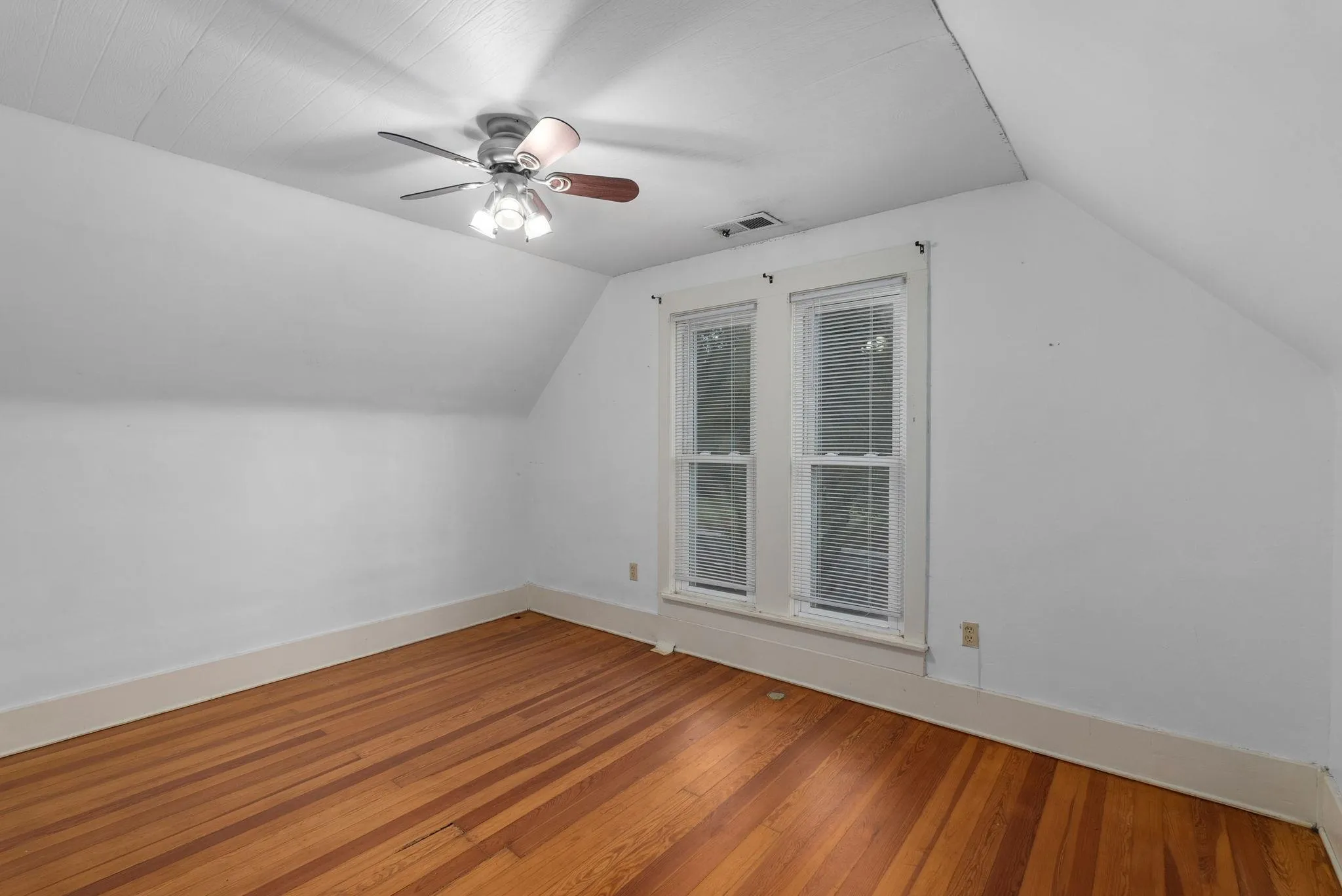 Clearwater, Kansas 67026, United States, 3 Bedrooms Bedrooms, ,2 BathroomsBathrooms,Residential,Active,153779