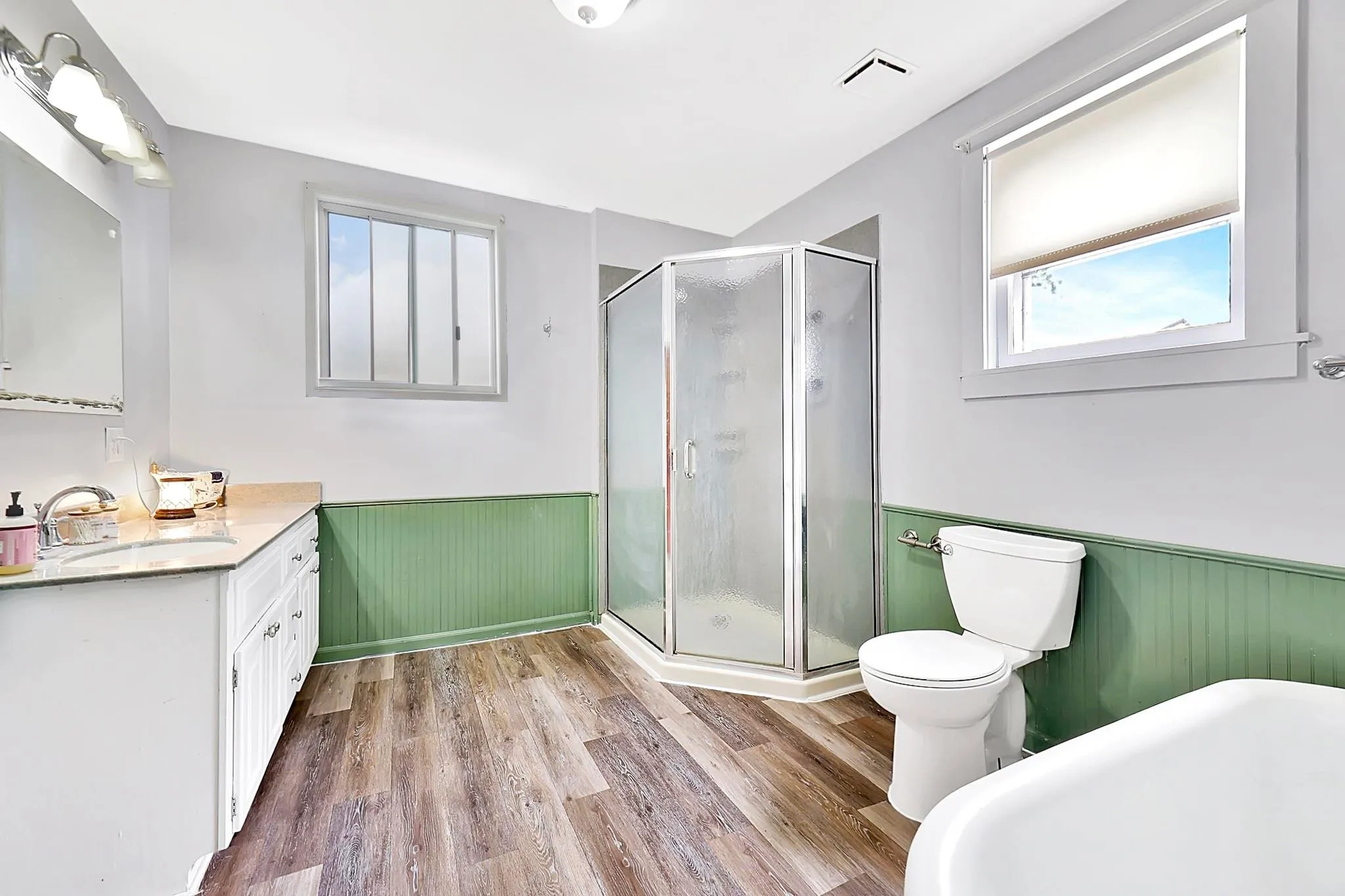 Clearwater, Kansas 67026, United States, 3 Bedrooms Bedrooms, ,2 BathroomsBathrooms,Residential,Active,153779