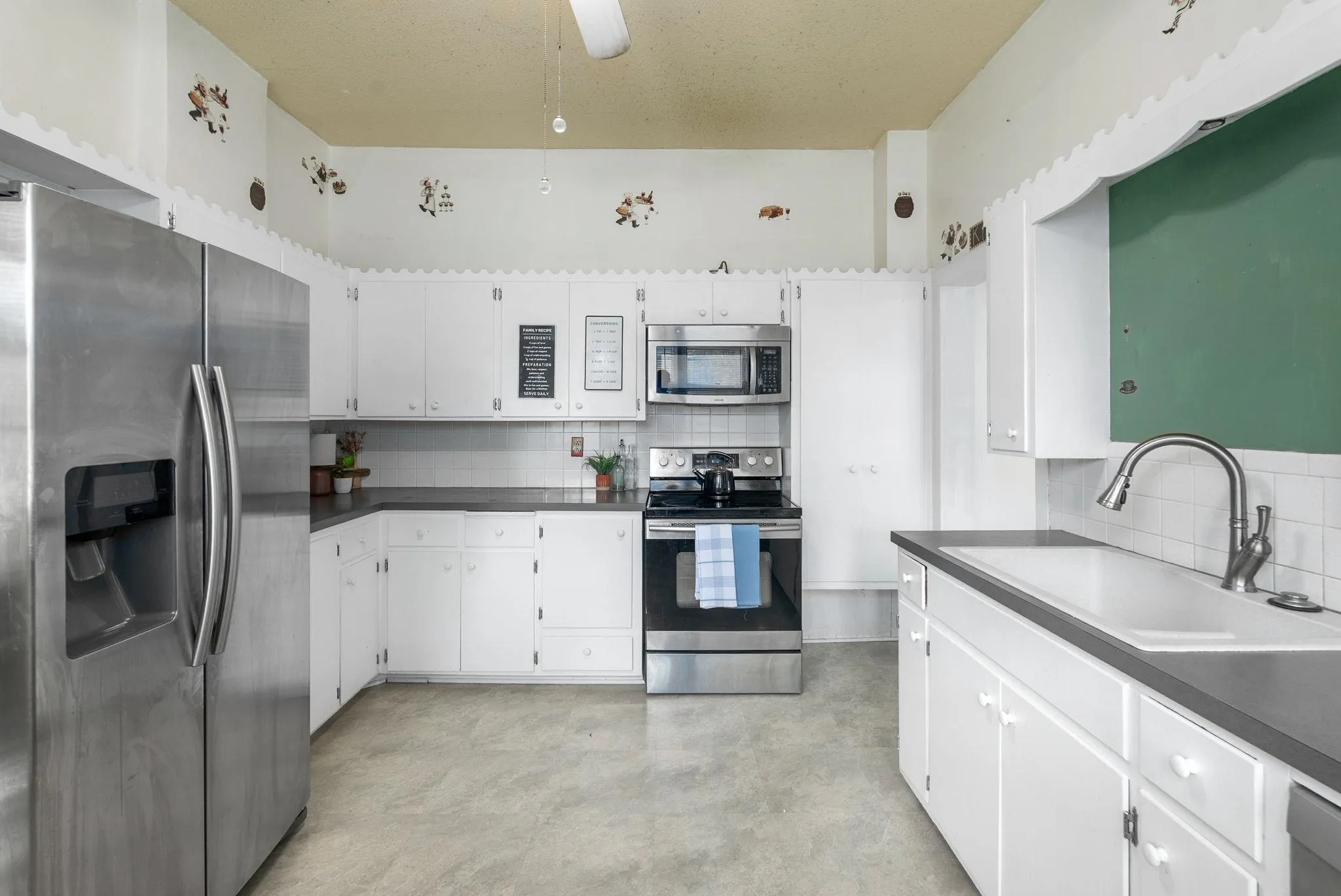 Clearwater, Kansas 67026, United States, 3 Bedrooms Bedrooms, ,2 BathroomsBathrooms,Residential,Active,153779