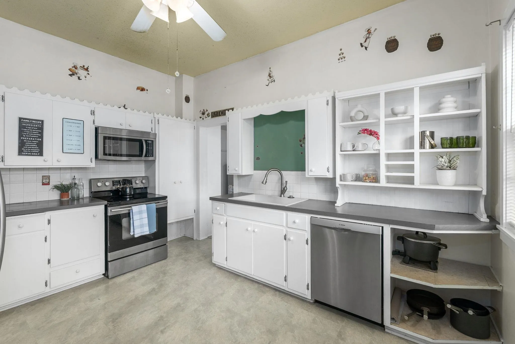 Clearwater, Kansas 67026, United States, 3 Bedrooms Bedrooms, ,2 BathroomsBathrooms,Residential,Active,153779