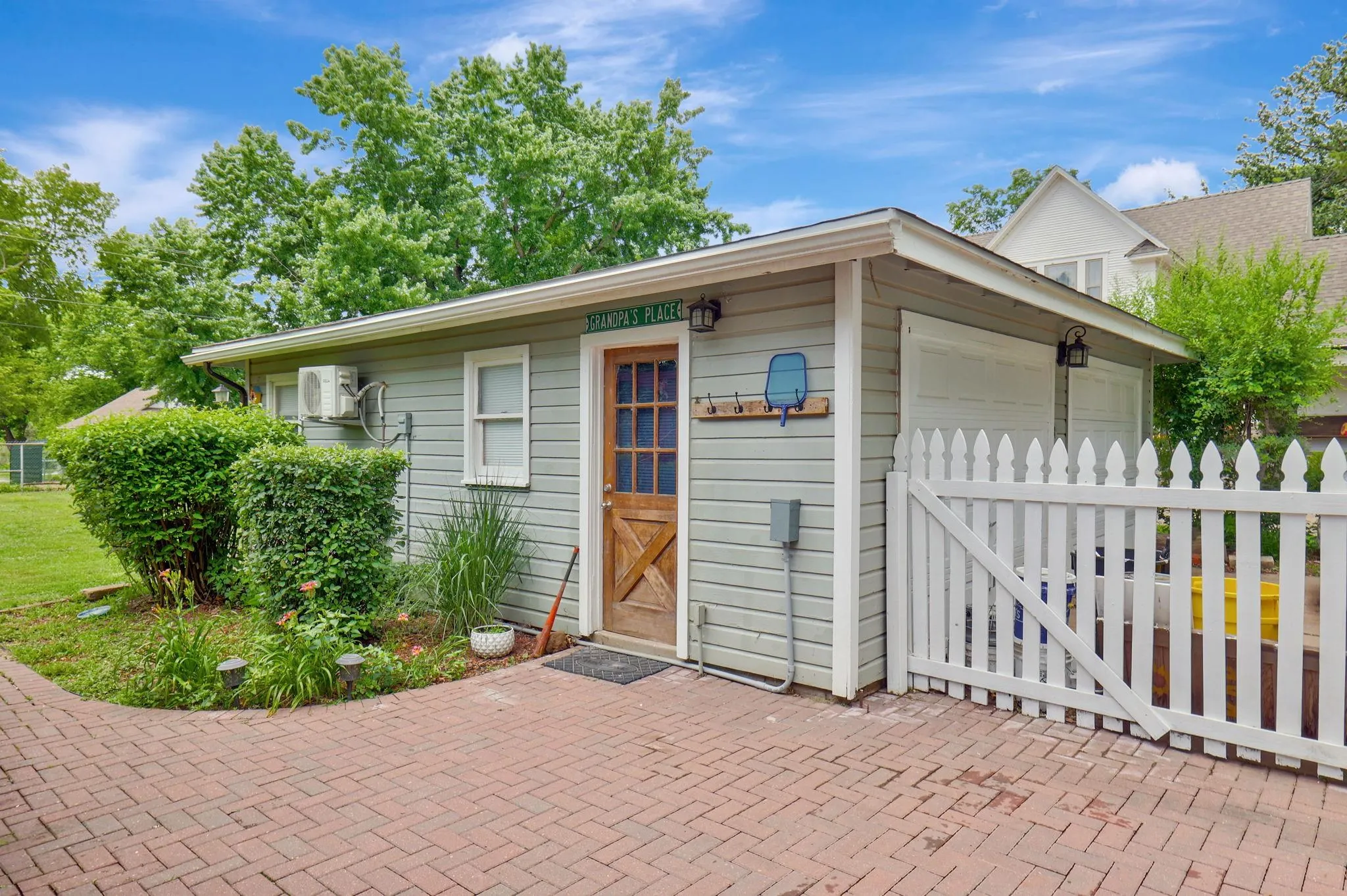 Clearwater, Kansas 67026, United States, 3 Bedrooms Bedrooms, ,2 BathroomsBathrooms,Residential,Active,153779