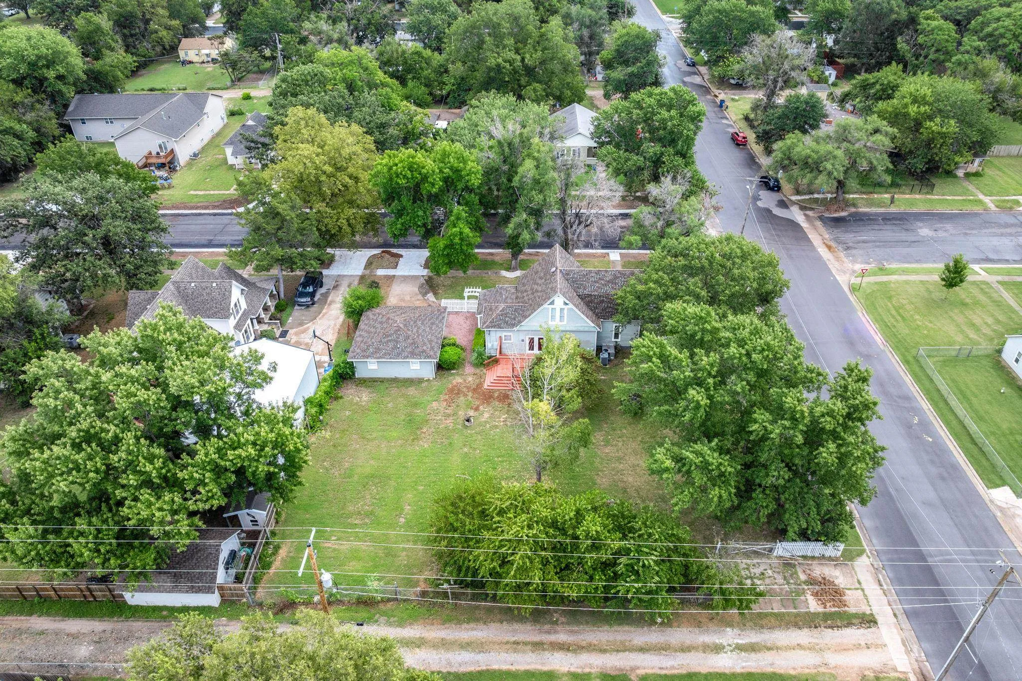 Clearwater, Kansas 67026, United States, 3 Bedrooms Bedrooms, ,2 BathroomsBathrooms,Residential,Active,153779