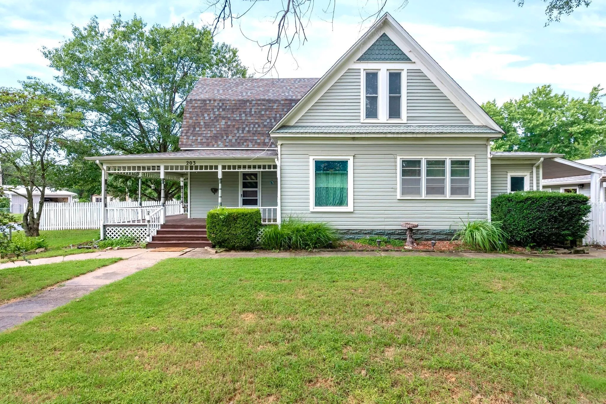 Clearwater, Kansas 67026, United States, 3 Bedrooms Bedrooms, ,2 BathroomsBathrooms,Residential,Active,153779