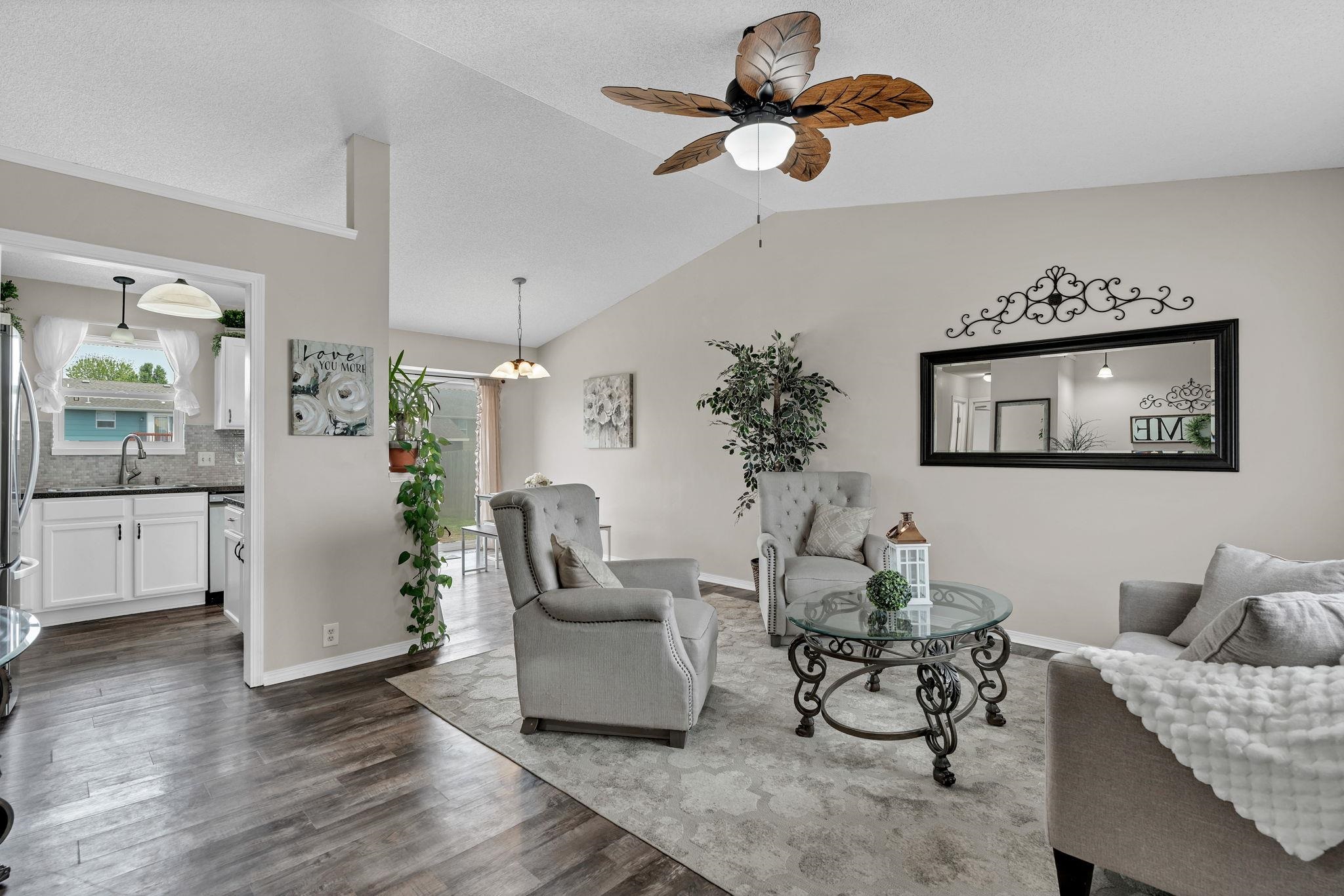 2206 S Upland Hills St, Wichita, Kansas image 4