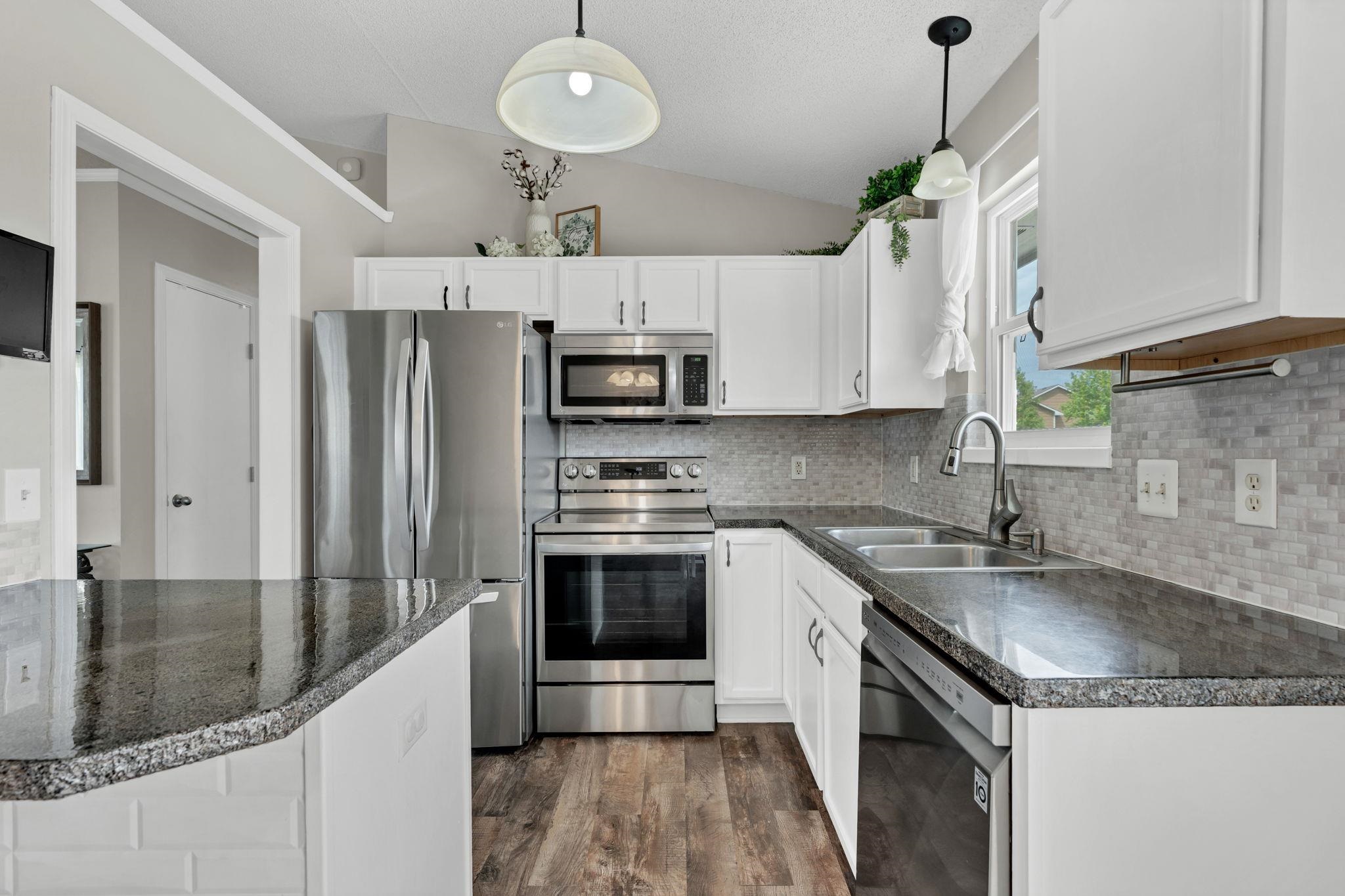 2206 S Upland Hills St, Wichita, Kansas image 10