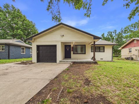 Homes For Sale - 2012 S Ridgewood Dr<br/> Sedgwick County, Wichita, KS 67218