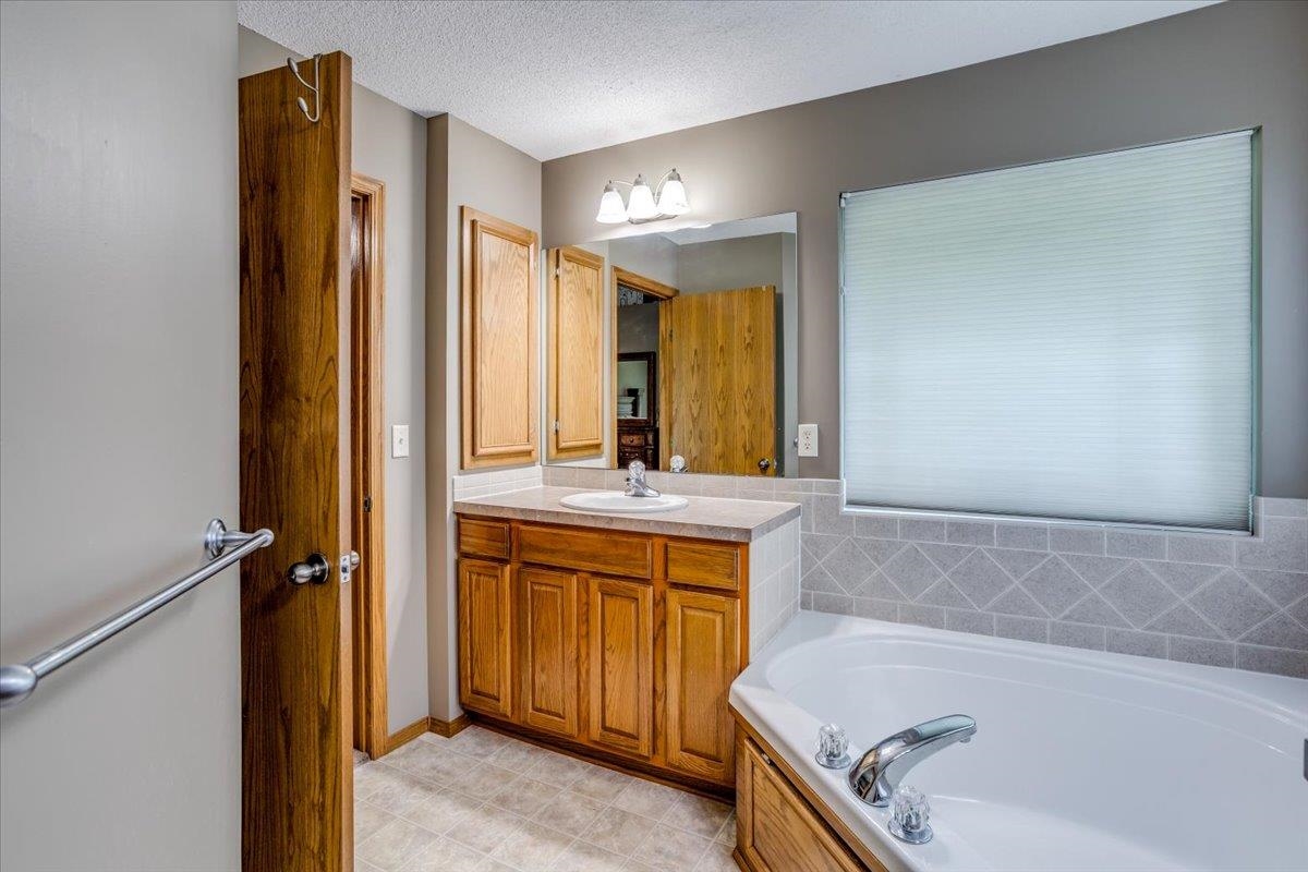 4856 N Heritage Ct, Park City, Kansas image 19