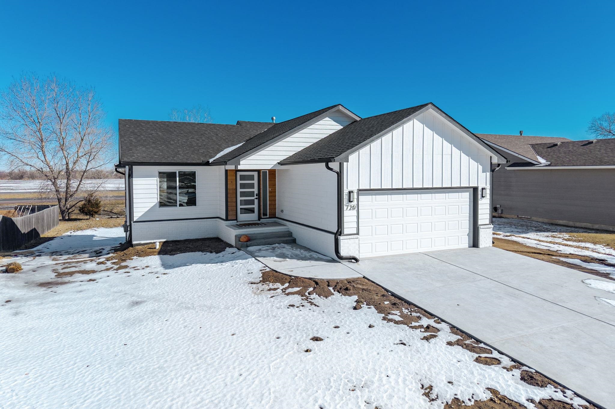 720 S Longbranch Dr, Maize, Kansas image 1