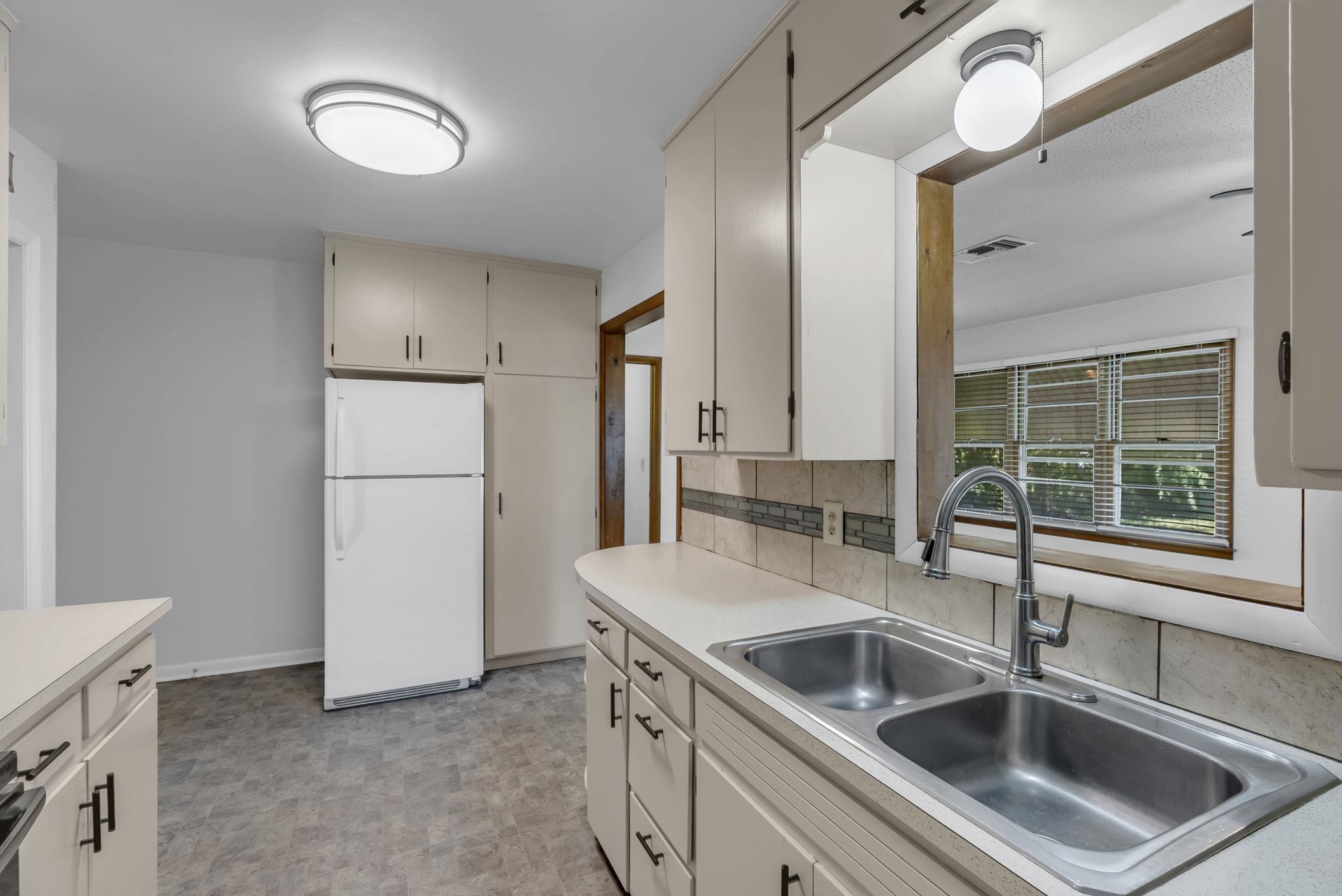 456 N Mount Carmel Ave, Wichita, Kansas image 17