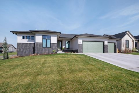 Homes For Sale - 3148 N Pine Grove Cir<br/> Sedgwick County, Wichita, KS 67205