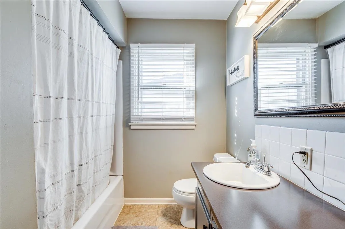 Derby, Kansas 67037, United States, 3 Bedrooms Bedrooms, ,1 BathroomBathrooms,Residential,Active,93297