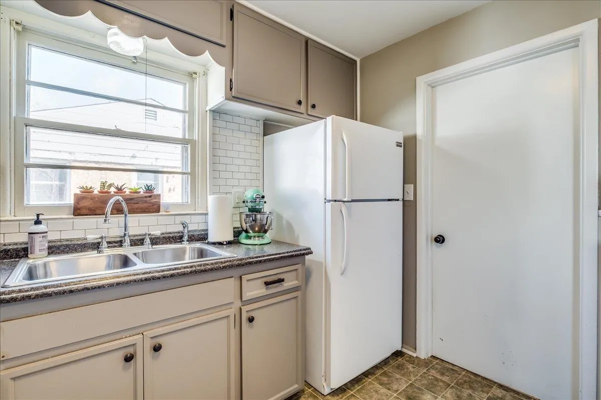 Derby, Kansas 67037, United States, 3 Bedrooms Bedrooms, ,1 BathroomBathrooms,Residential,Active,93297