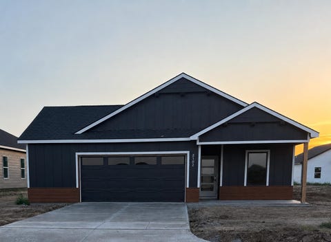 Homes For Sale - 2102 S Colt Pl<br/> Haysville, KS 67060
