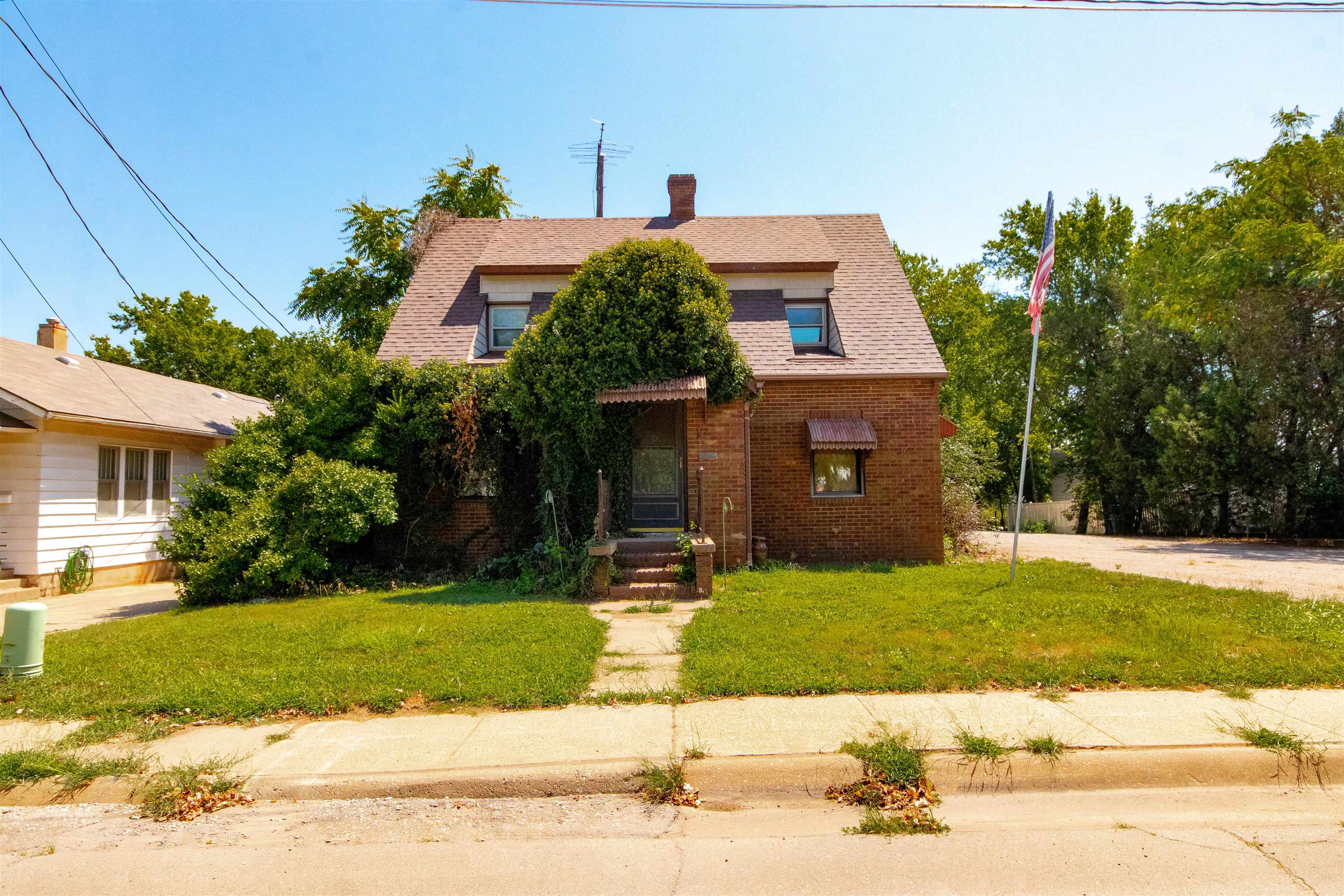 1127 N A St, Wellington, Kansas image 1