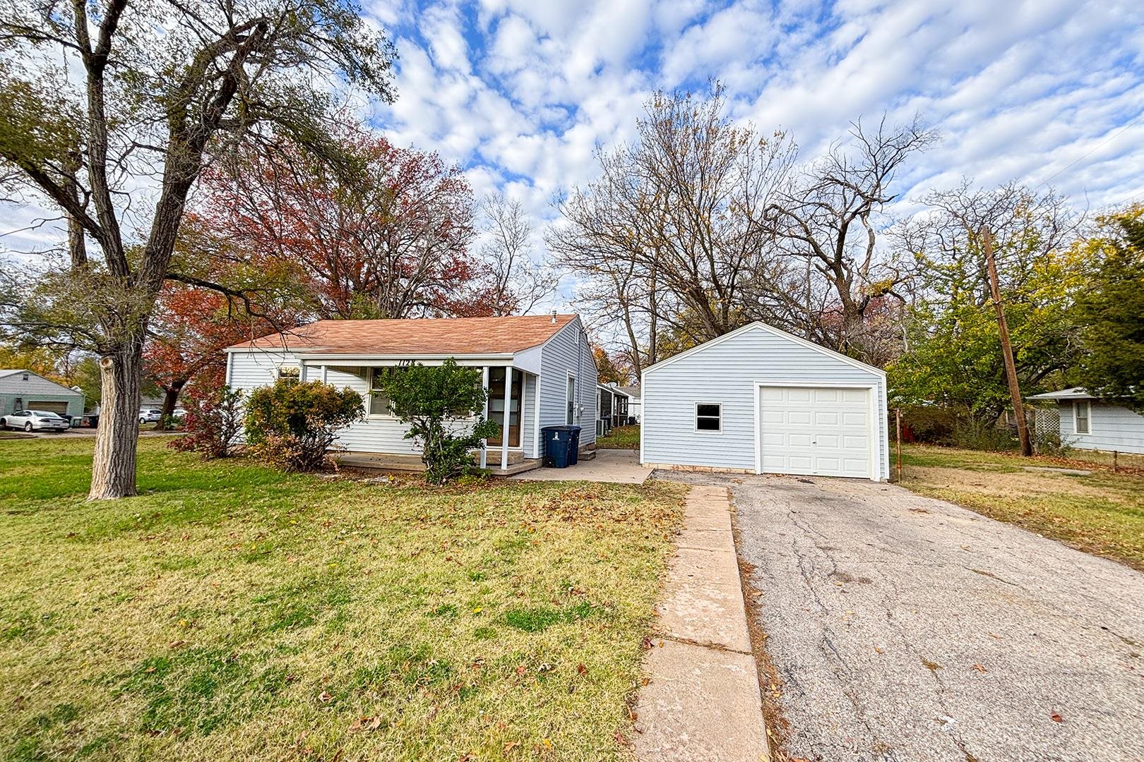 1128 Finney Ave, El Dorado, Kansas image 1