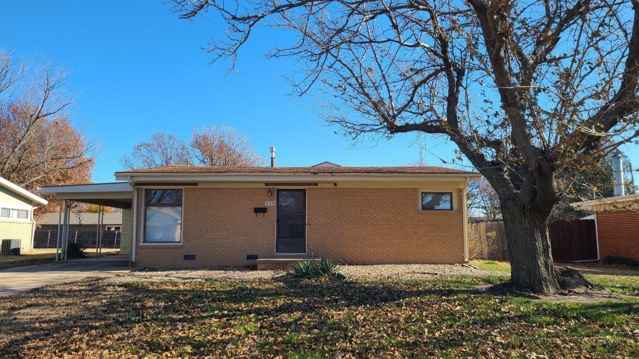 609 Delrose St, Wellington, Kansas image 1