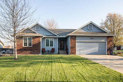Homes For Sale - 742 E Brent Dr<br/> Sedgwick County, Mulvane, KS 67110