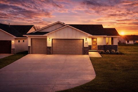 Homes For Sale - 5518 N St. Paul Ct<br/> Sedgwick County, Wichita, KS 67204