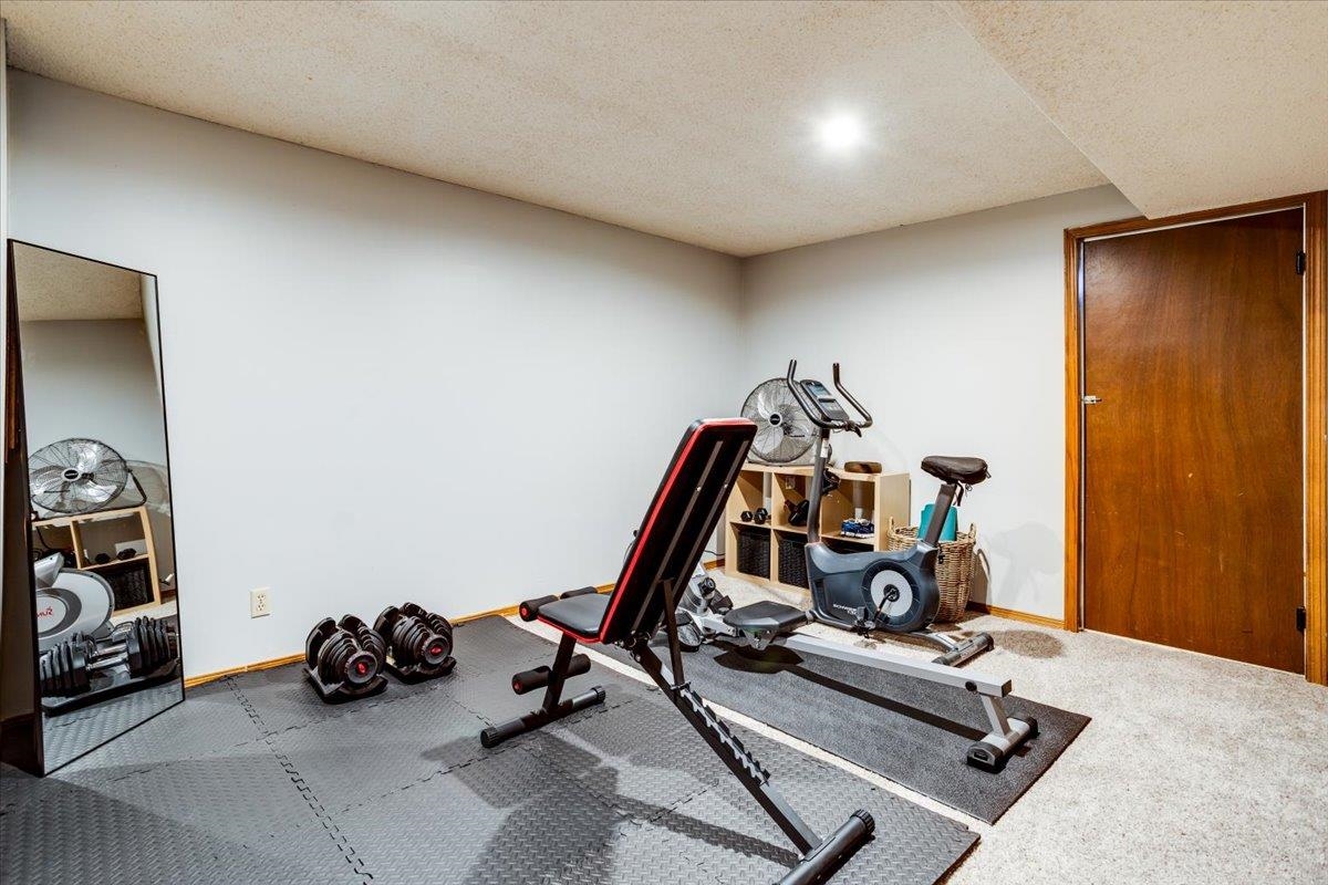 2115 N Murray Cir, Wichita, Kansas image 27