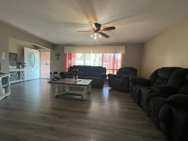 Winfield, Kansas 67156, United States, 3 Bedrooms Bedrooms, ,2 BathroomsBathrooms,Residential,Active,143807