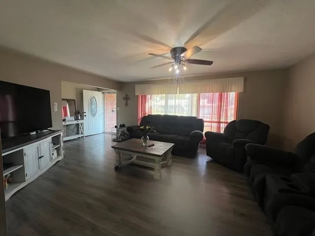 Winfield, Kansas 67156, United States, 3 Bedrooms Bedrooms, ,2 BathroomsBathrooms,Residential,Active,143807