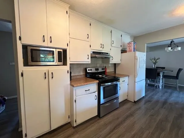 Winfield, Kansas 67156, United States, 3 Bedrooms Bedrooms, ,2 BathroomsBathrooms,Residential,Active,143807