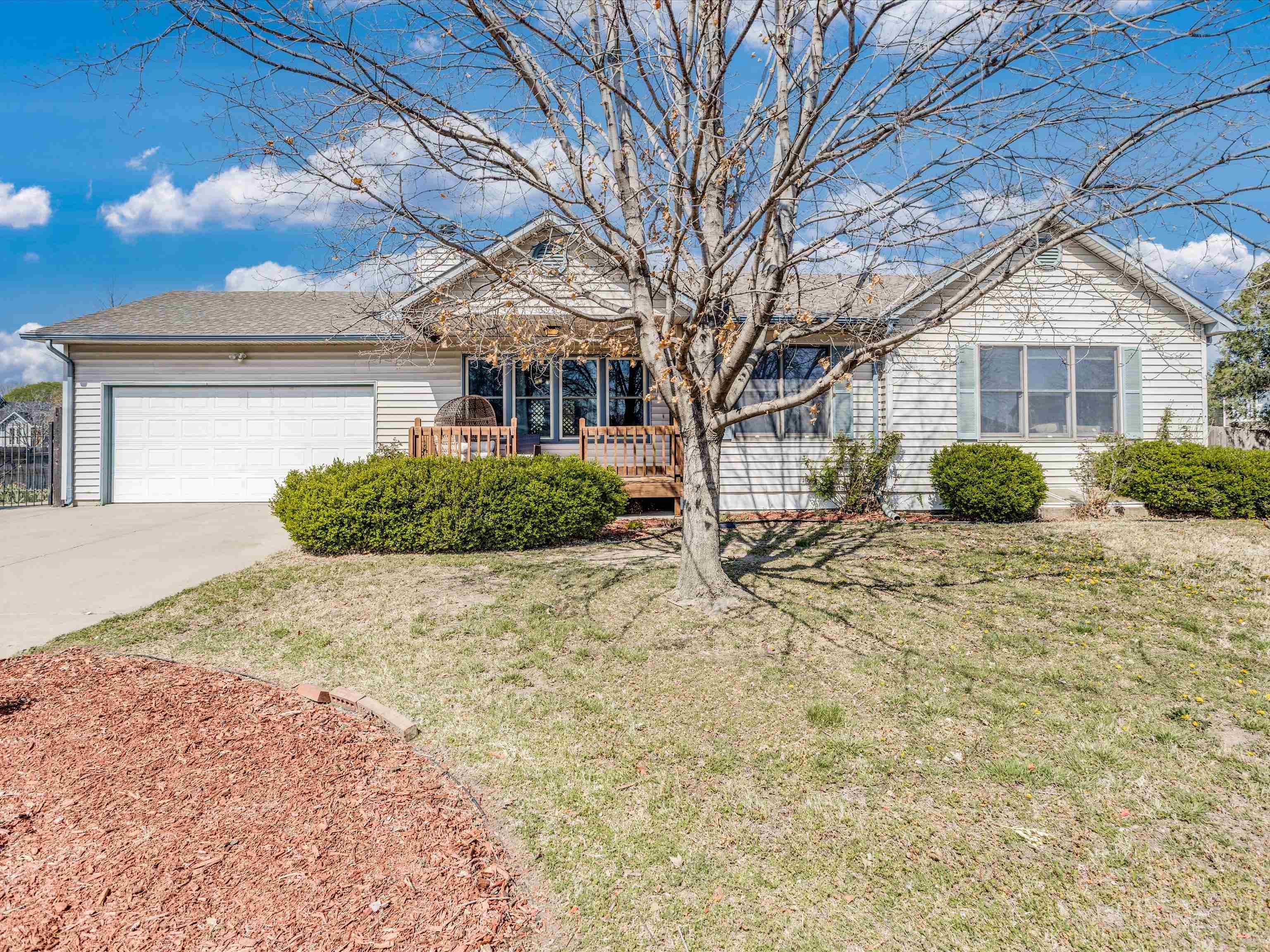 3945 N Garland Cir, Wichita, Kansas image 2