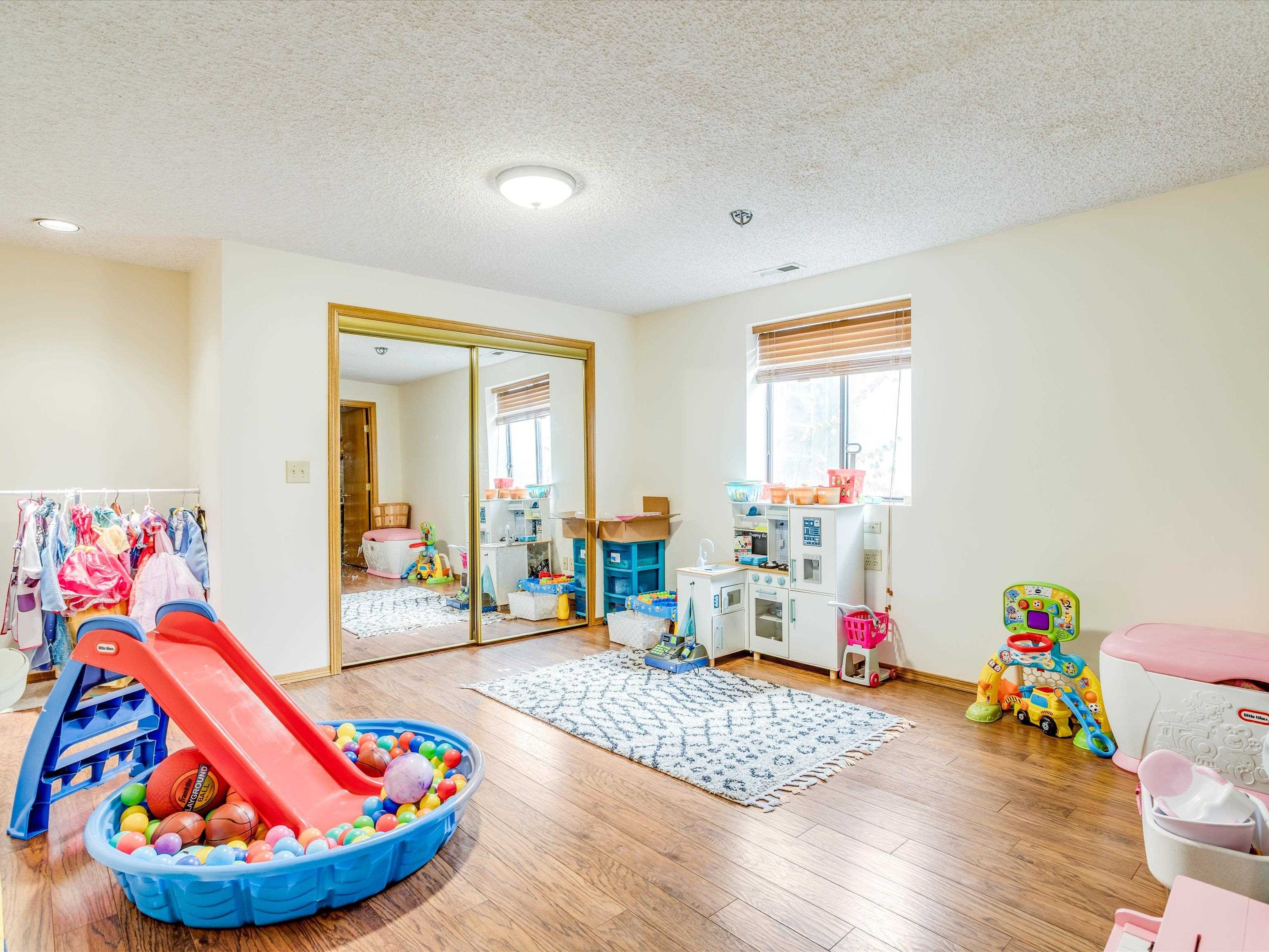 3945 N Garland Cir, Wichita, Kansas image 25